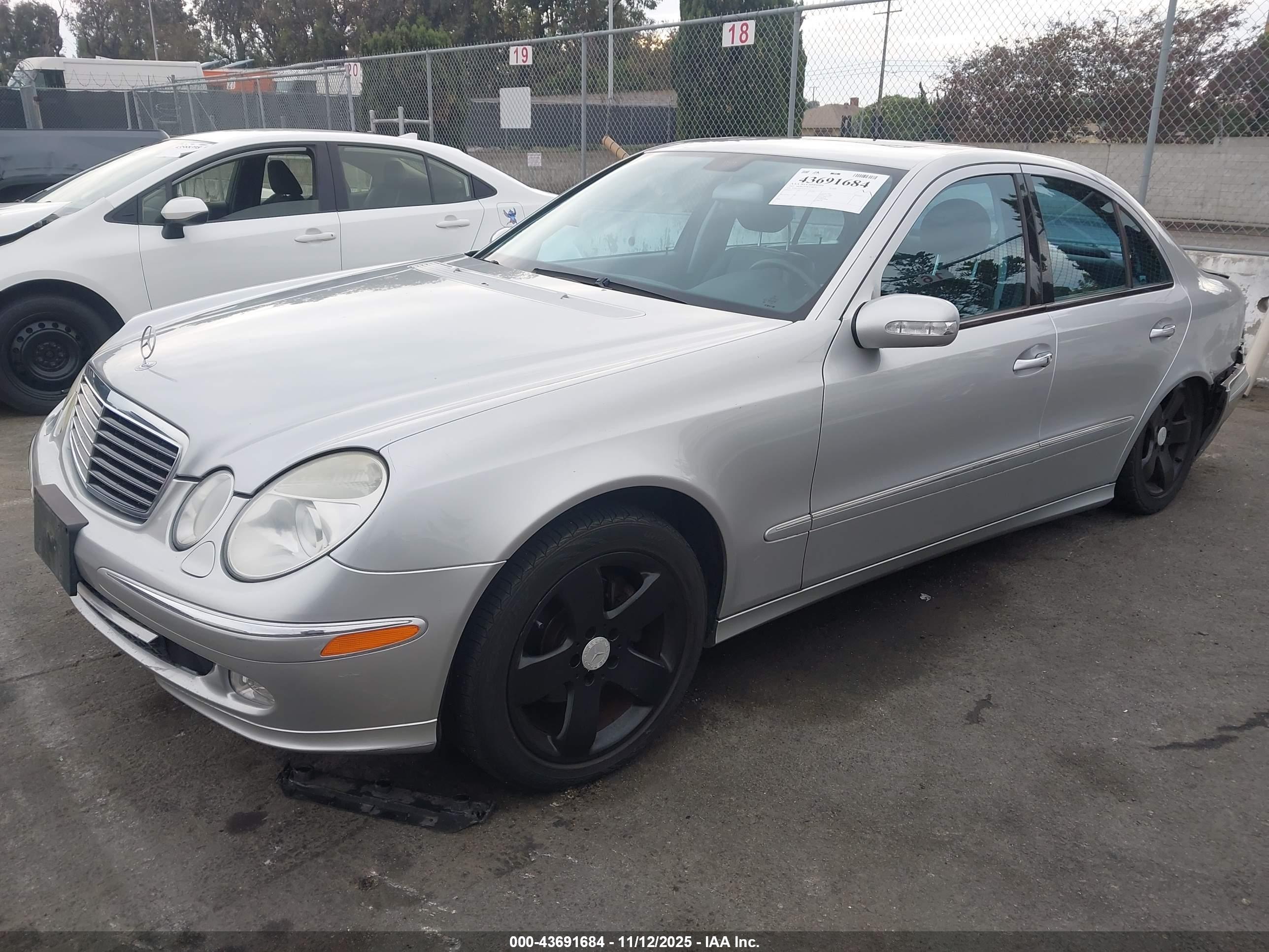 MERCEDES-BENZ E image 2