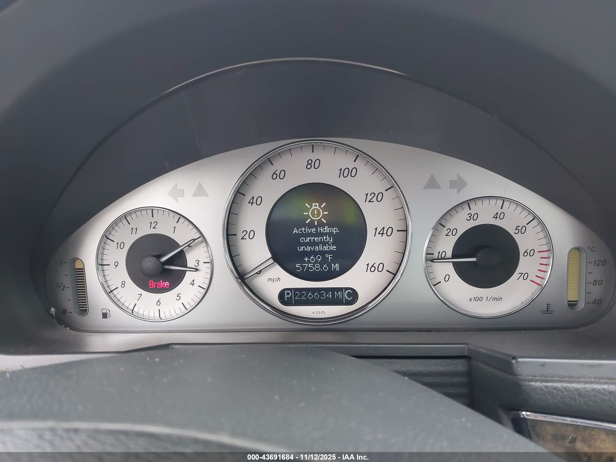 MERCEDES-BENZ E image 7