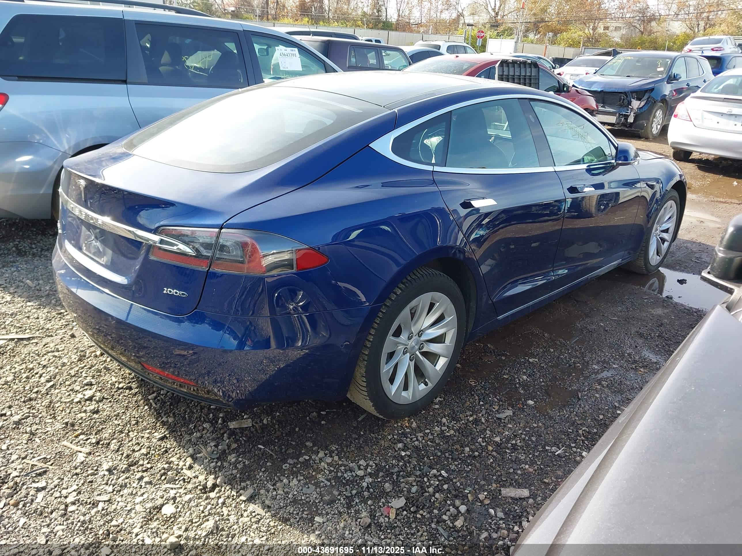 TESLA MODEL image 4