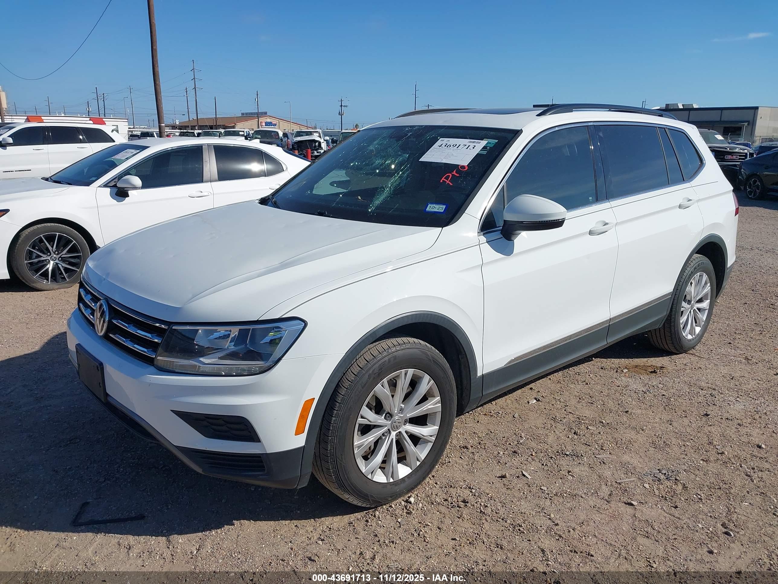 VOLKSWAGEN TIGUAN image 2