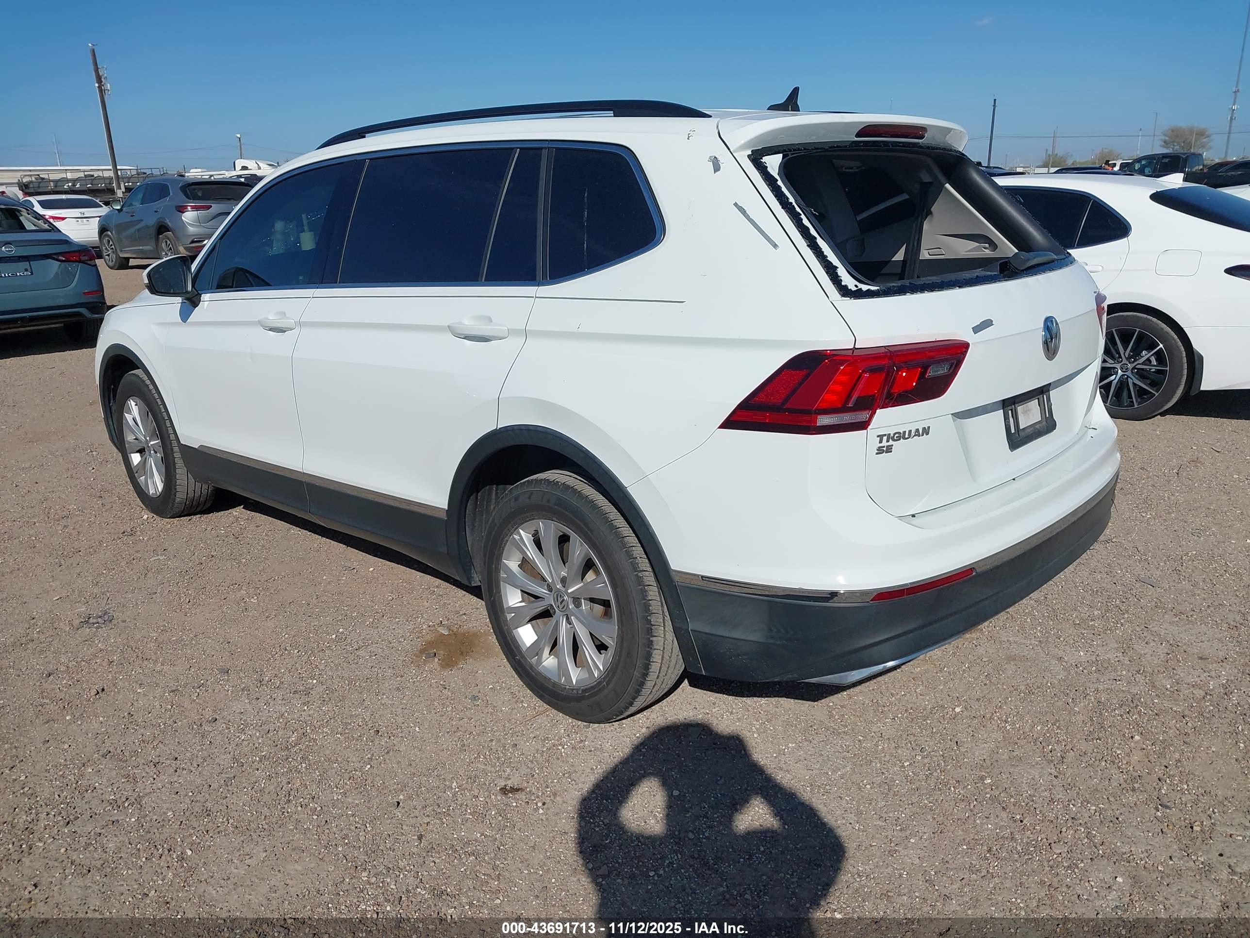 VOLKSWAGEN TIGUAN image 3
