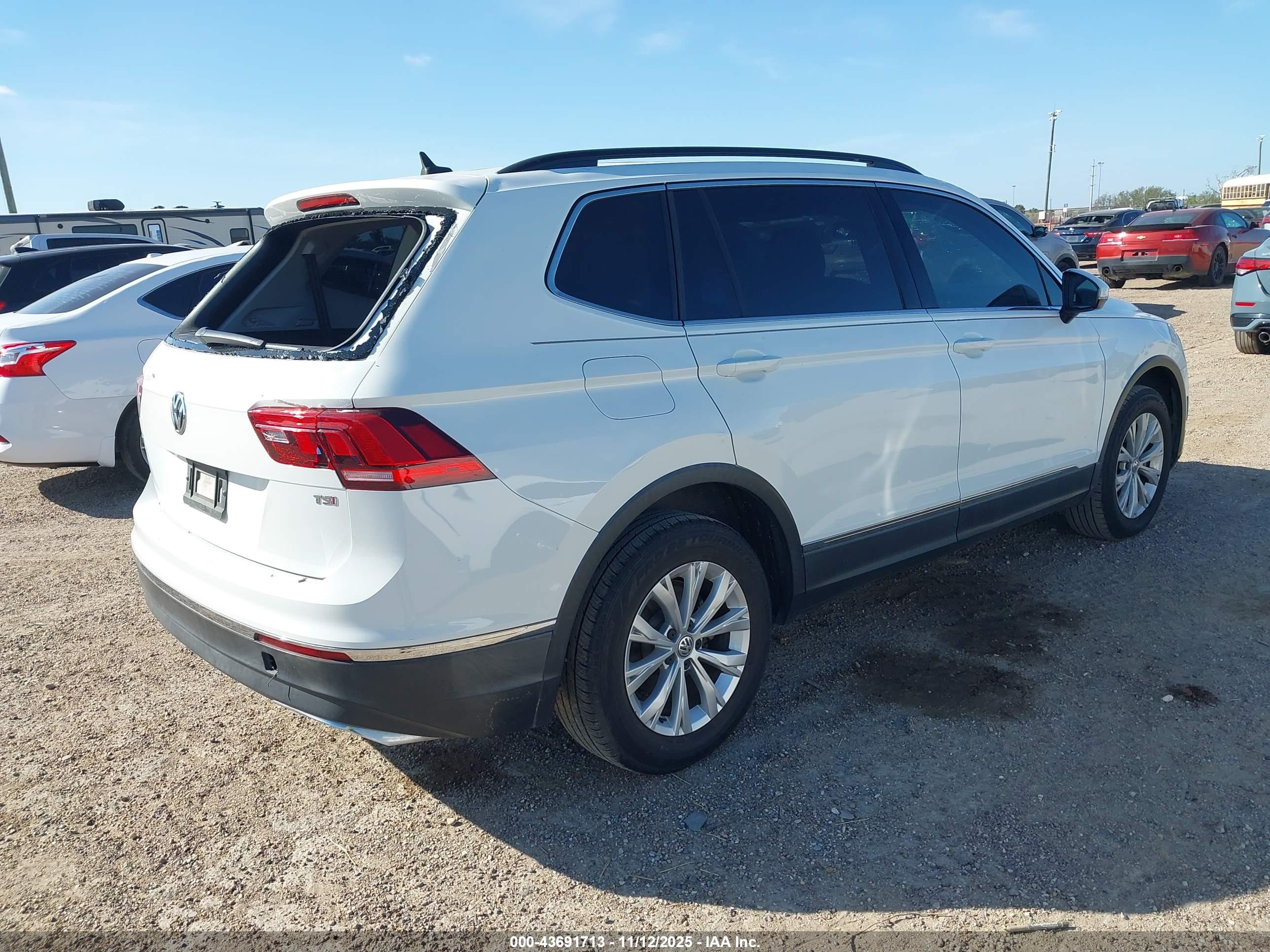 VOLKSWAGEN TIGUAN image 4