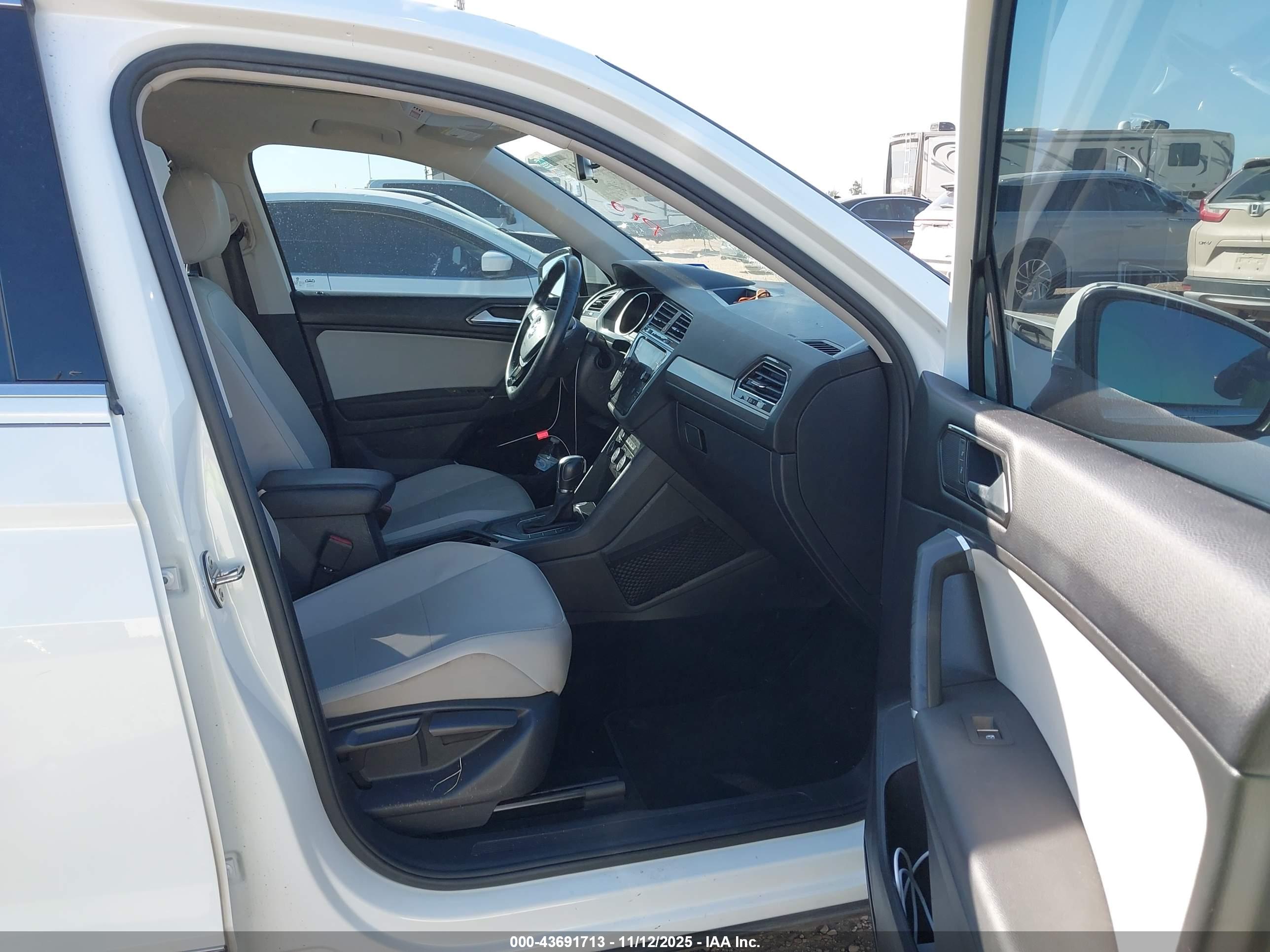 VOLKSWAGEN TIGUAN image 5