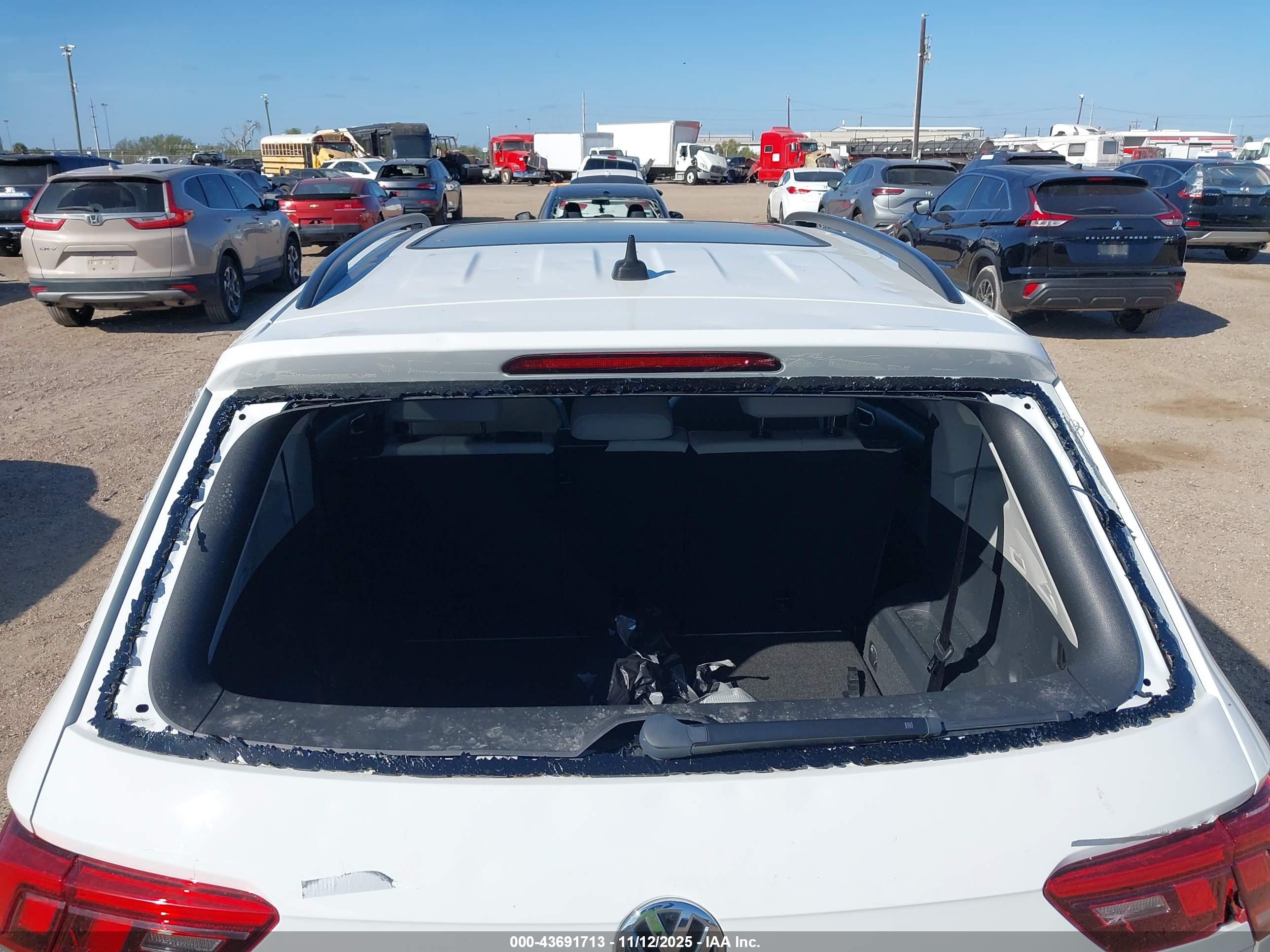 VOLKSWAGEN TIGUAN image 6