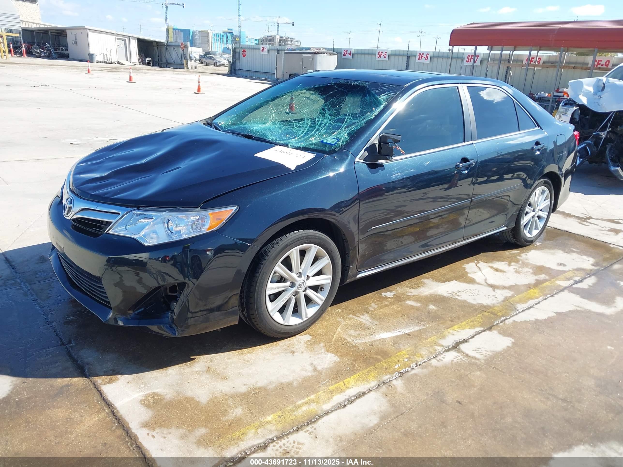 TOYOTA CAMRY image 2