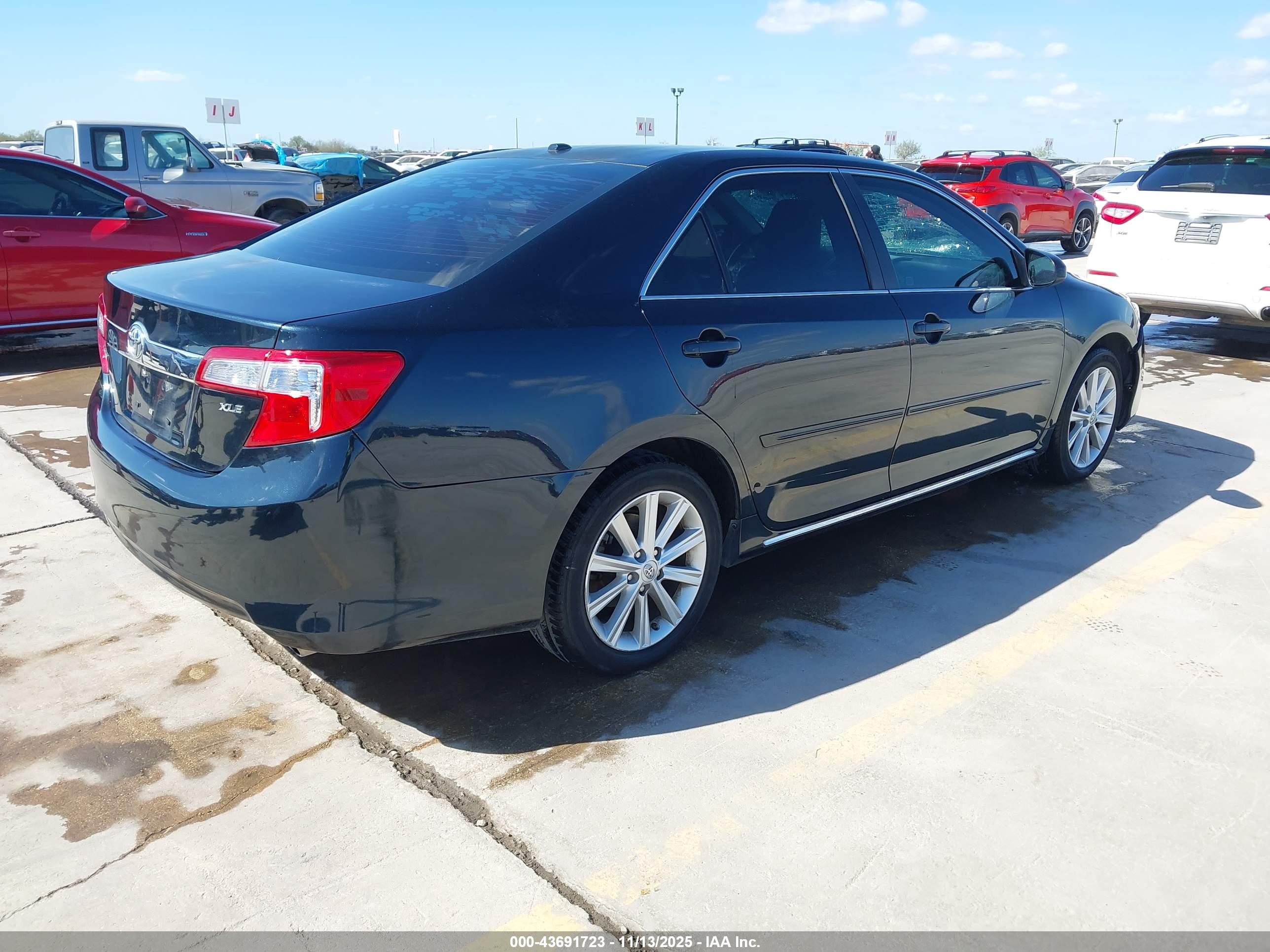 TOYOTA CAMRY image 4