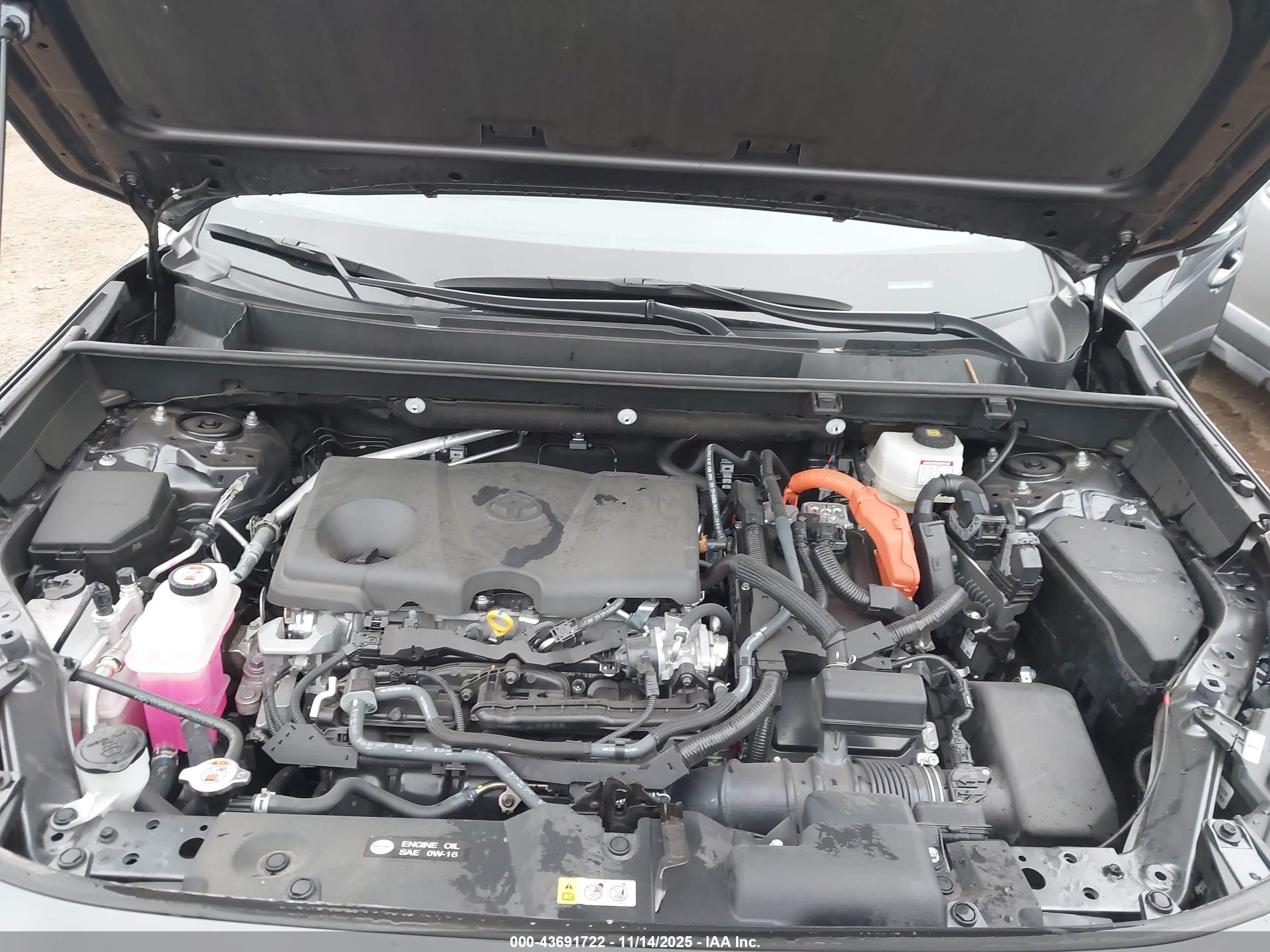 TOYOTA RAV4 image 10