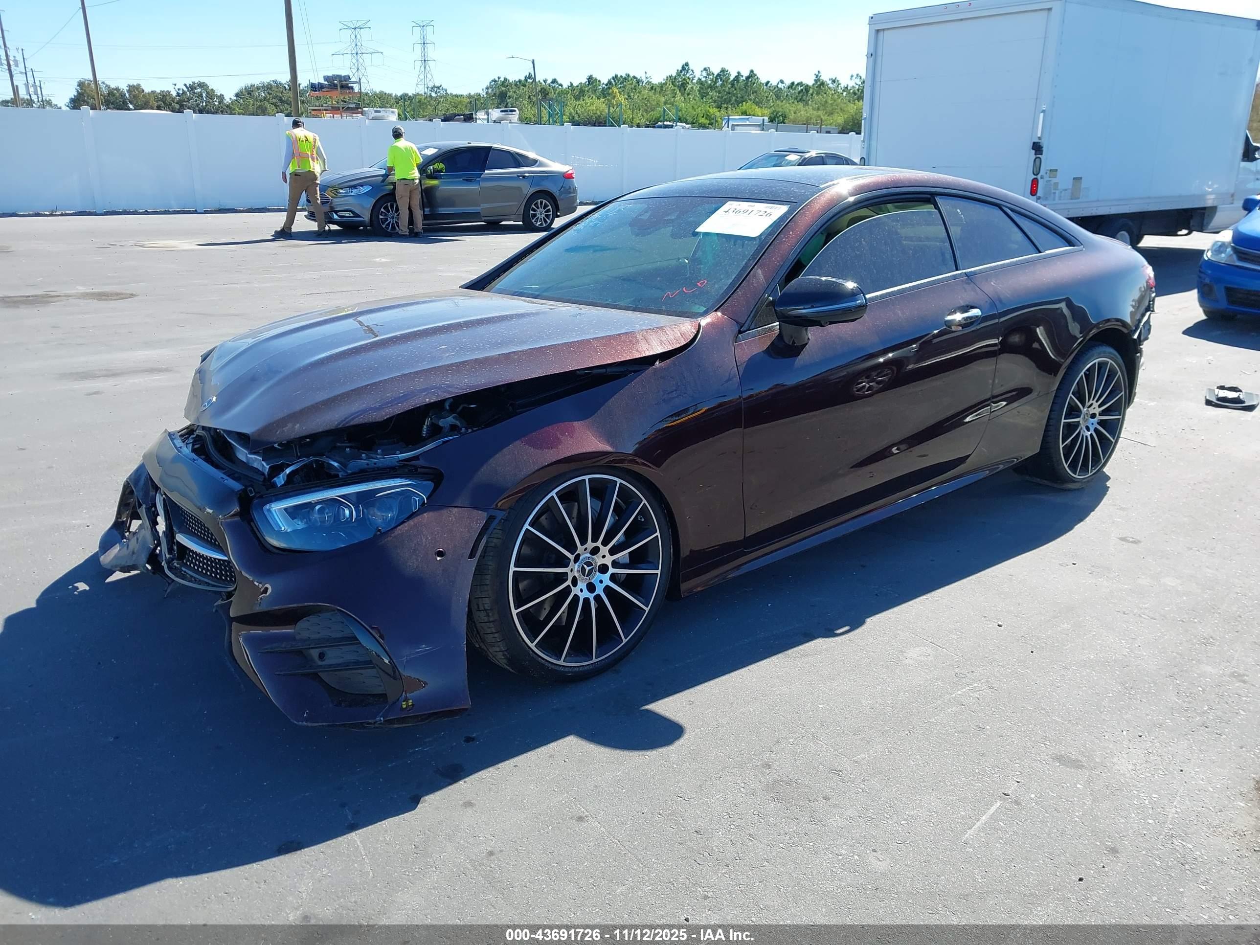 MERCEDES-BENZ E image 2