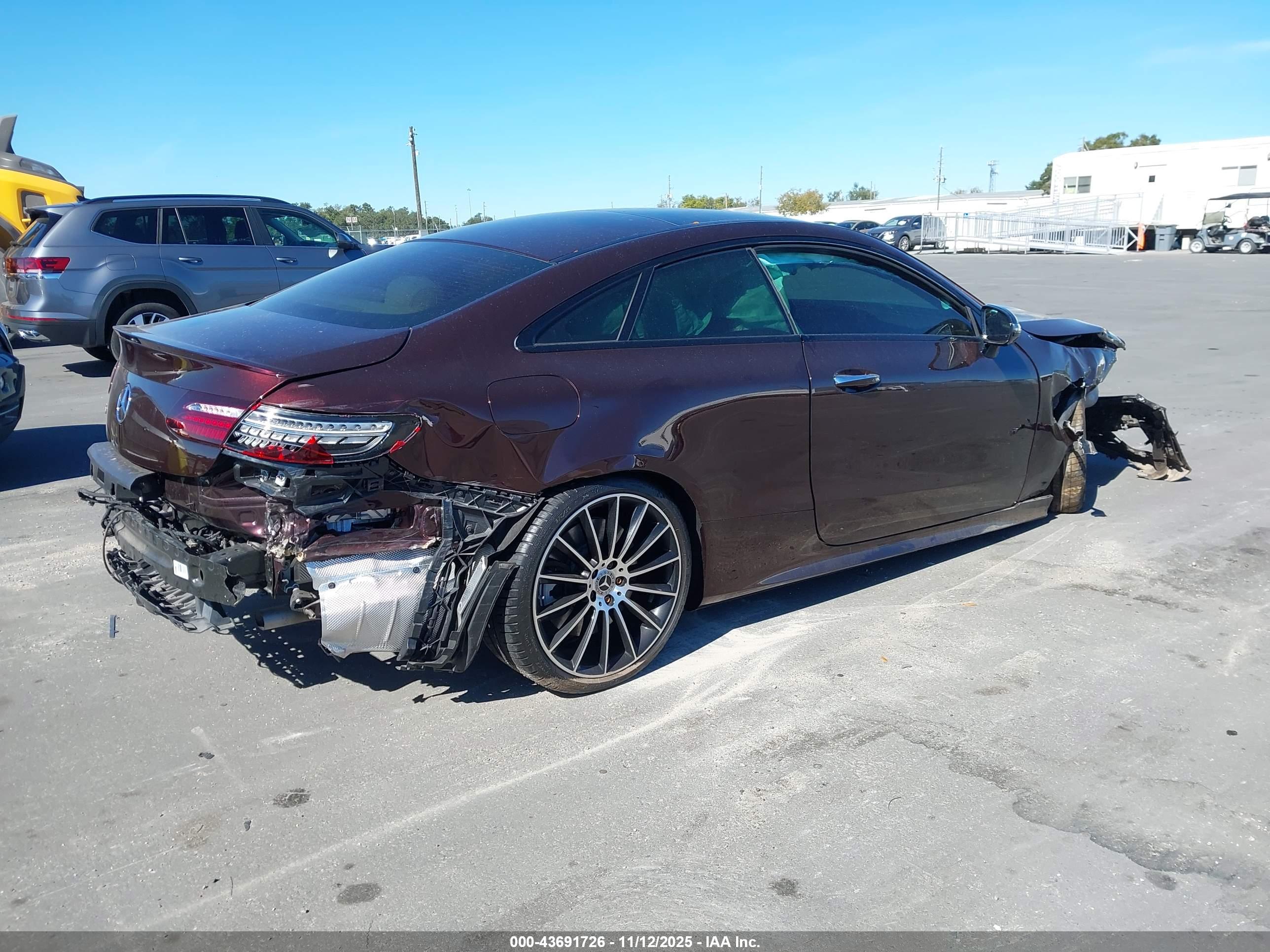 MERCEDES-BENZ E image 4