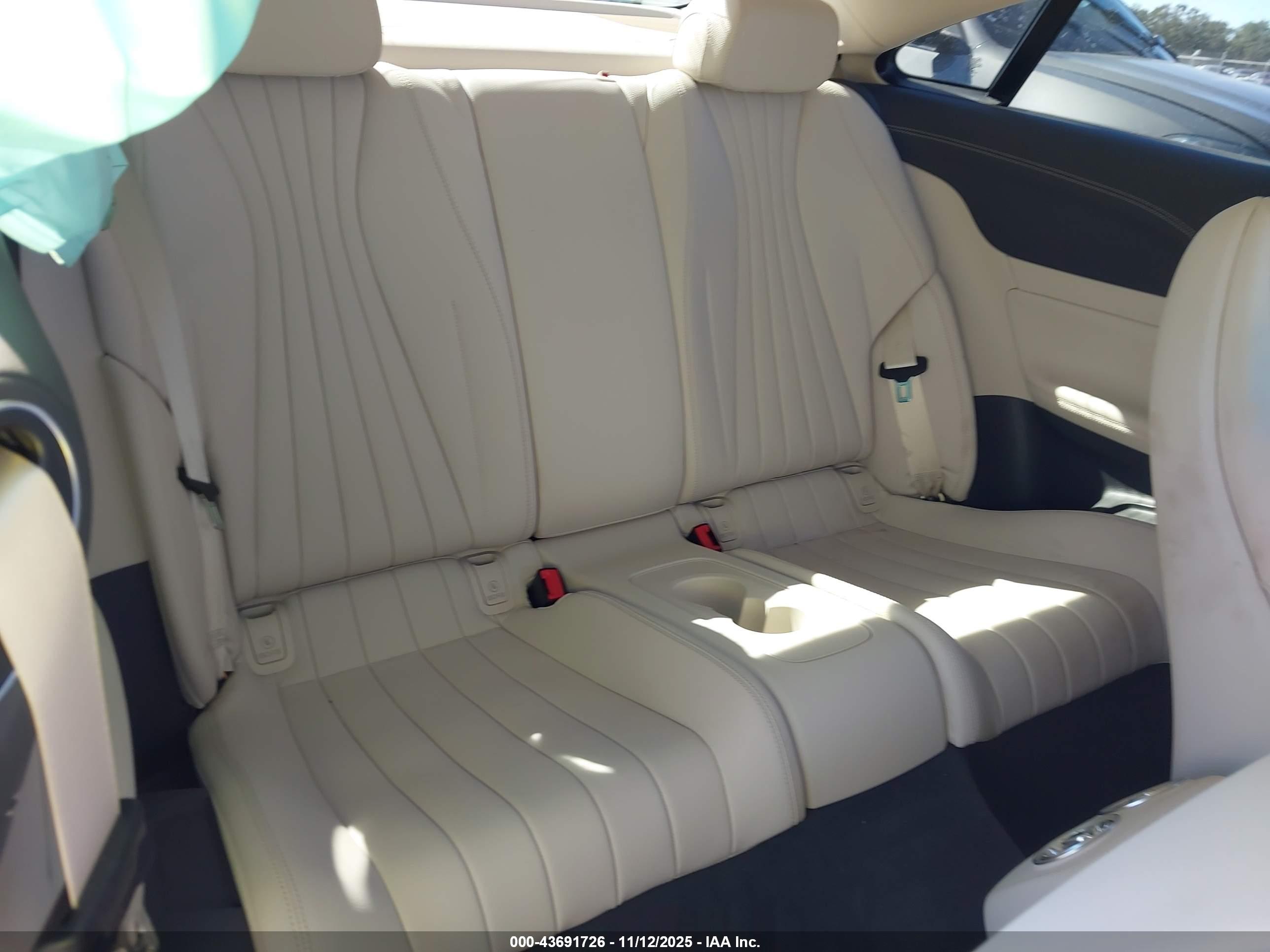 MERCEDES-BENZ E image 8