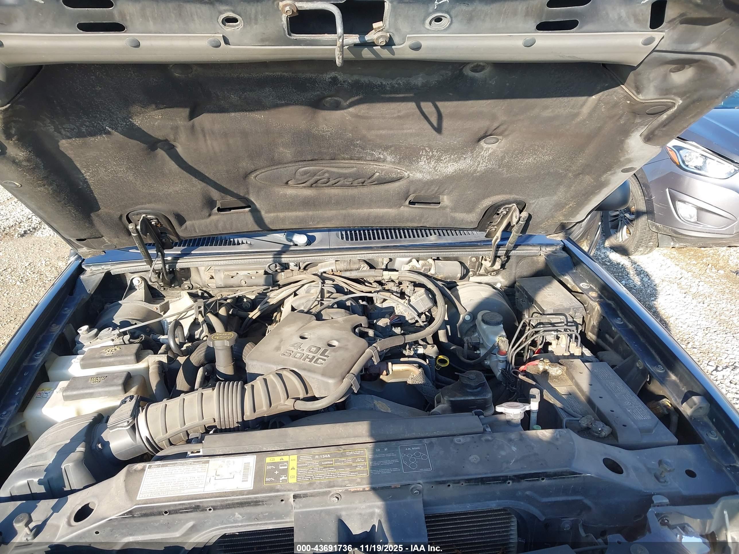 FORD EXPLORER image 10