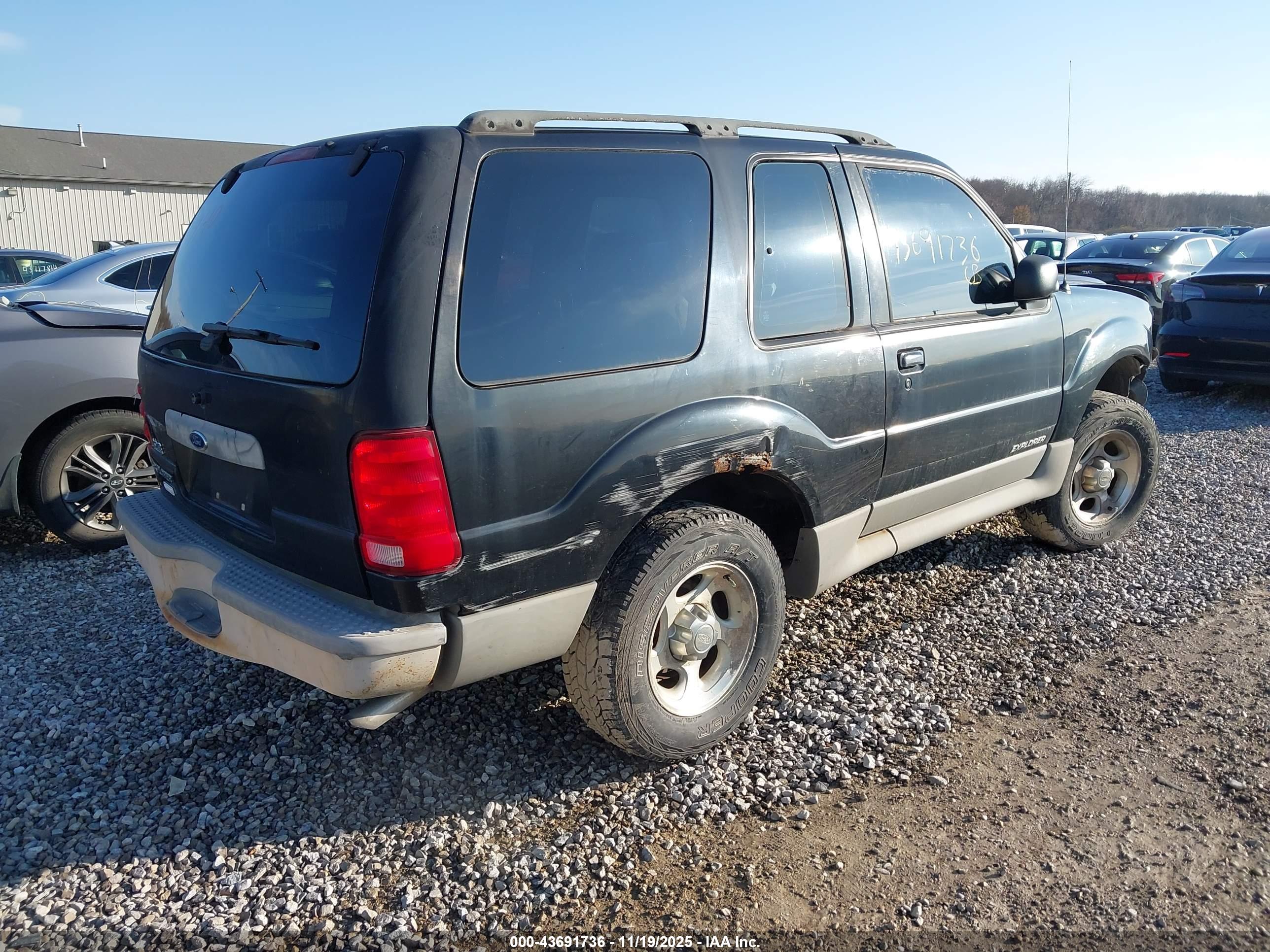 FORD EXPLORER image 4
