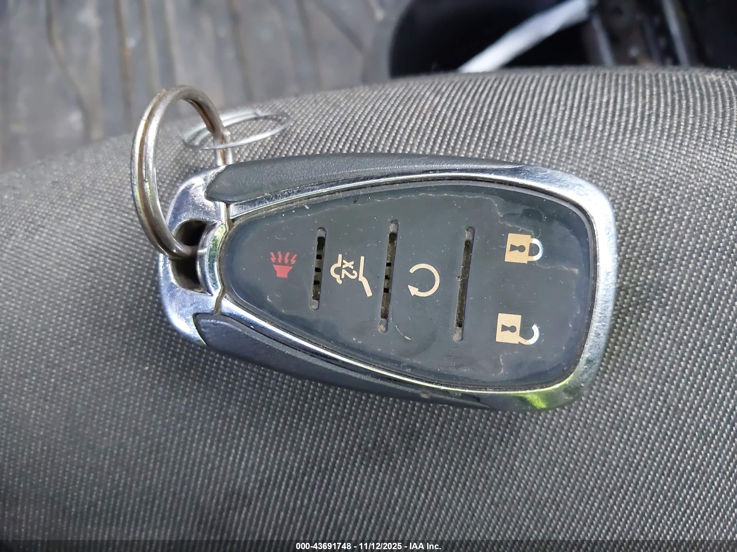 CHEVROLET EQUINOX image 11