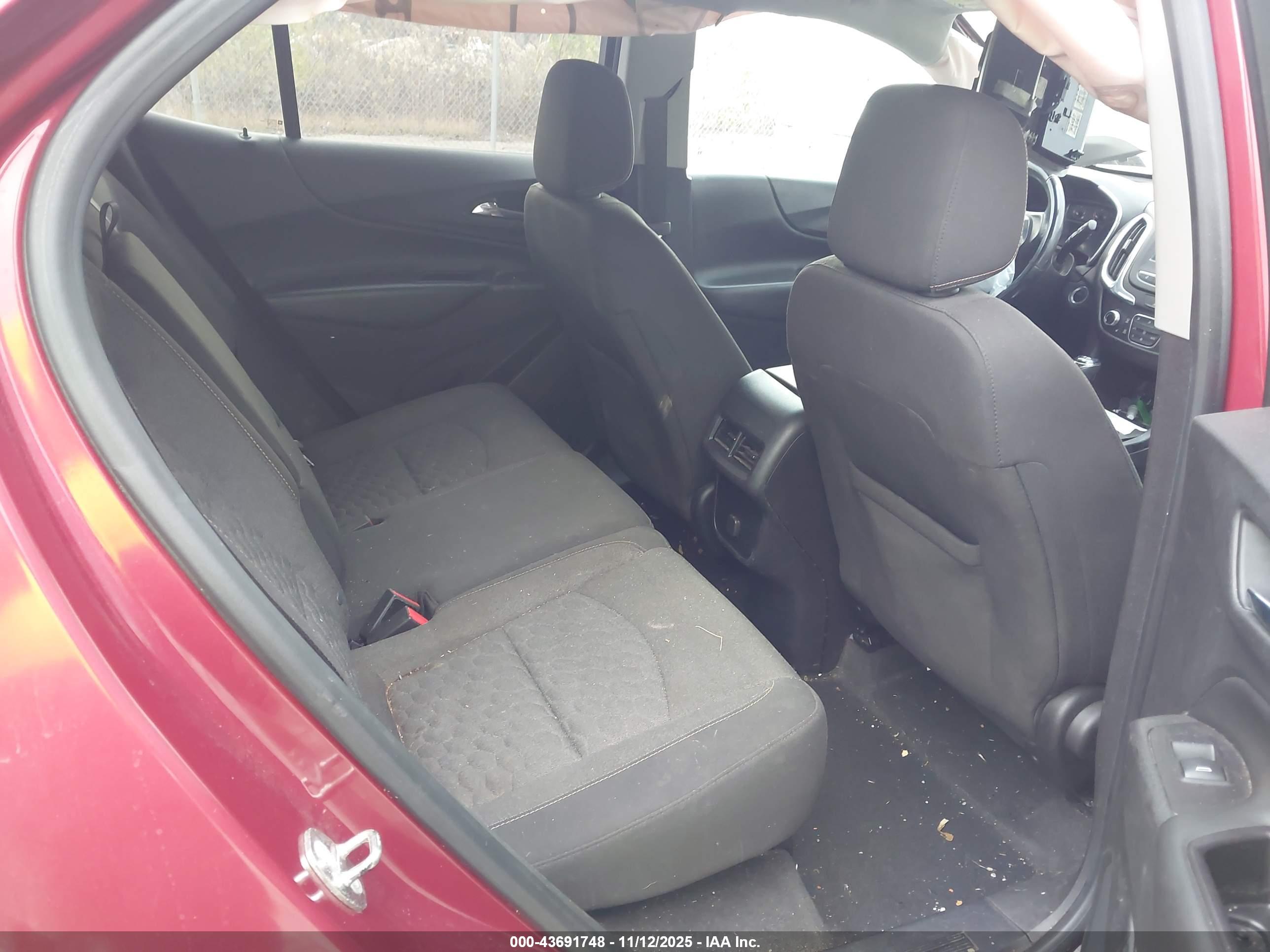 CHEVROLET EQUINOX image 8