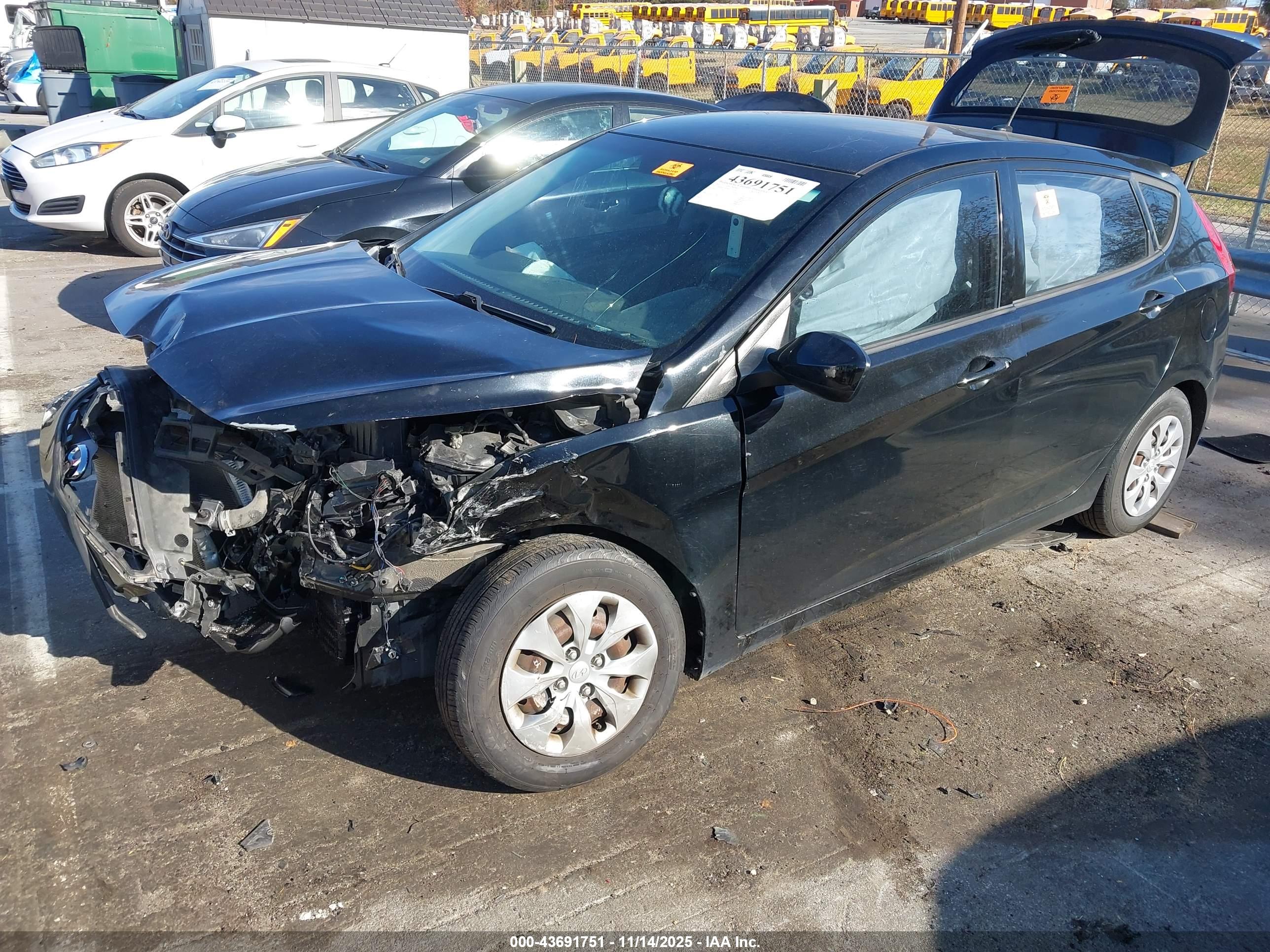 HYUNDAI ACCENT image 2