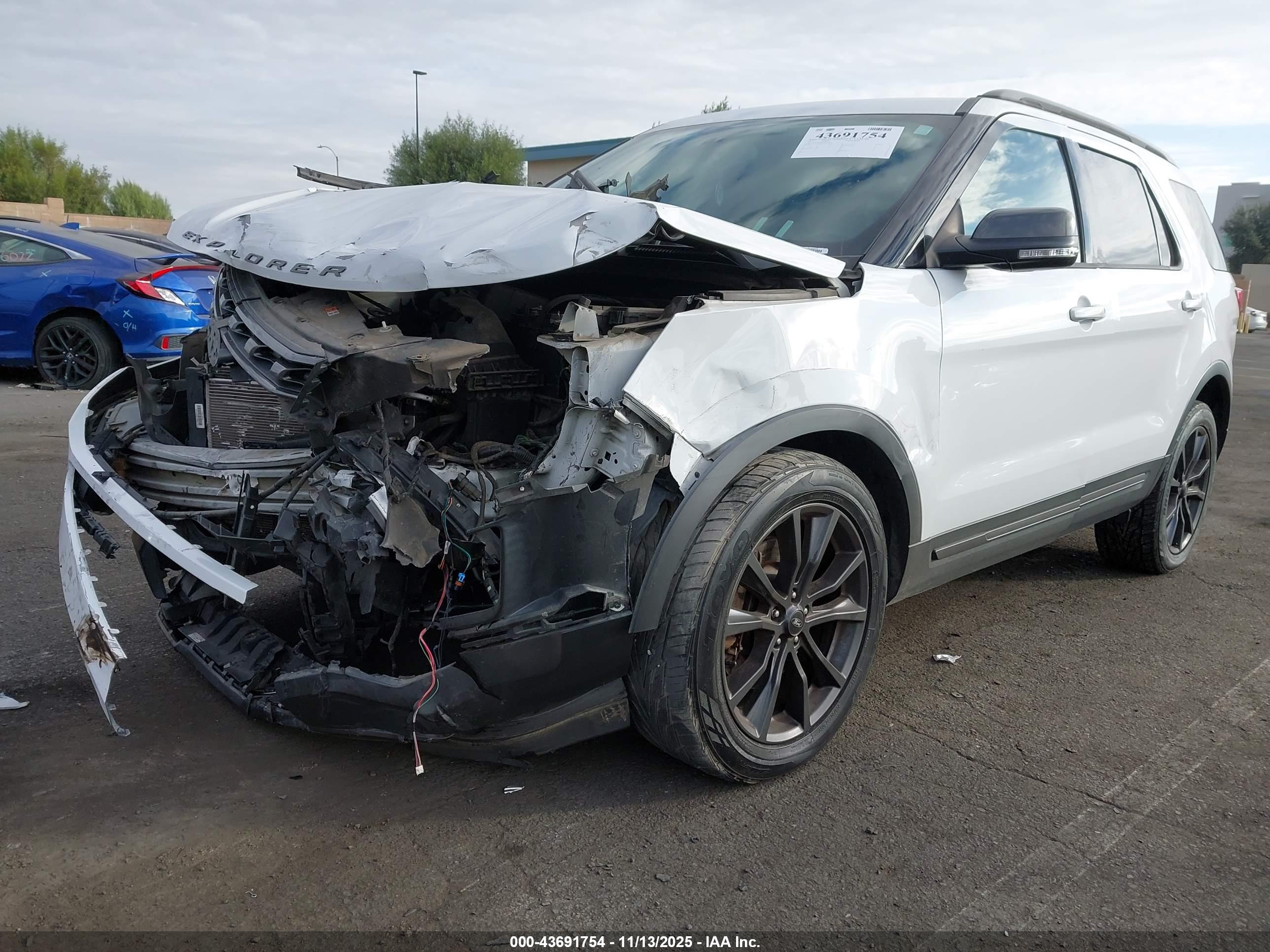 FORD EXPLORER image 2