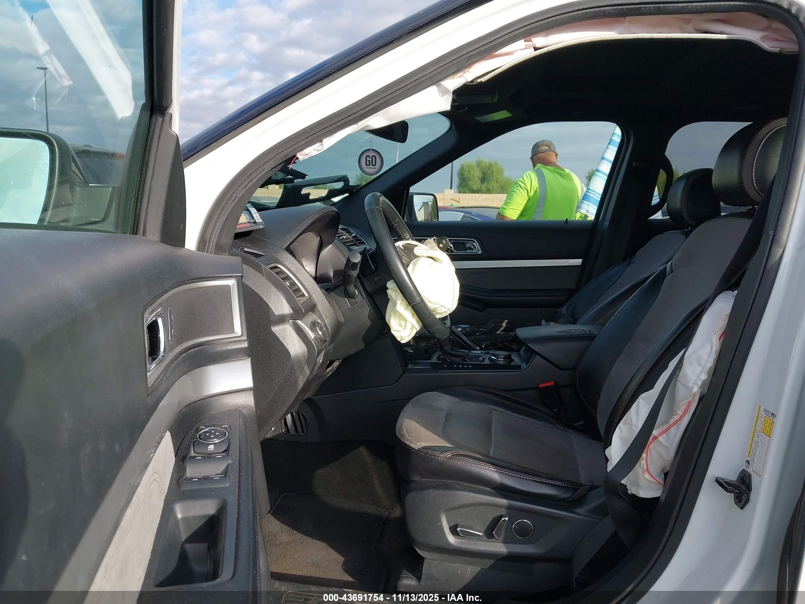 FORD EXPLORER image 5