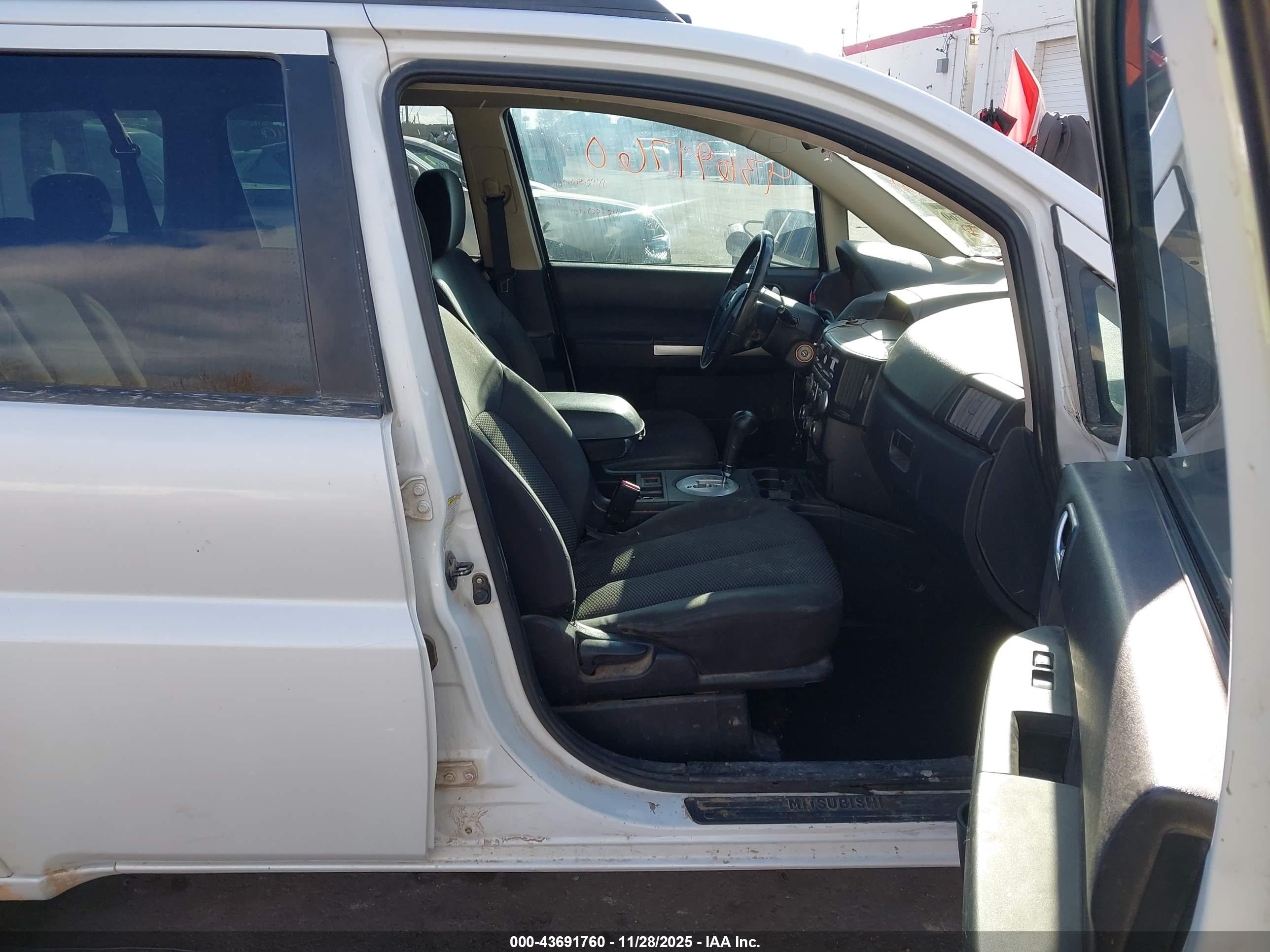 MITSUBISHI ENDEAVOR image 5