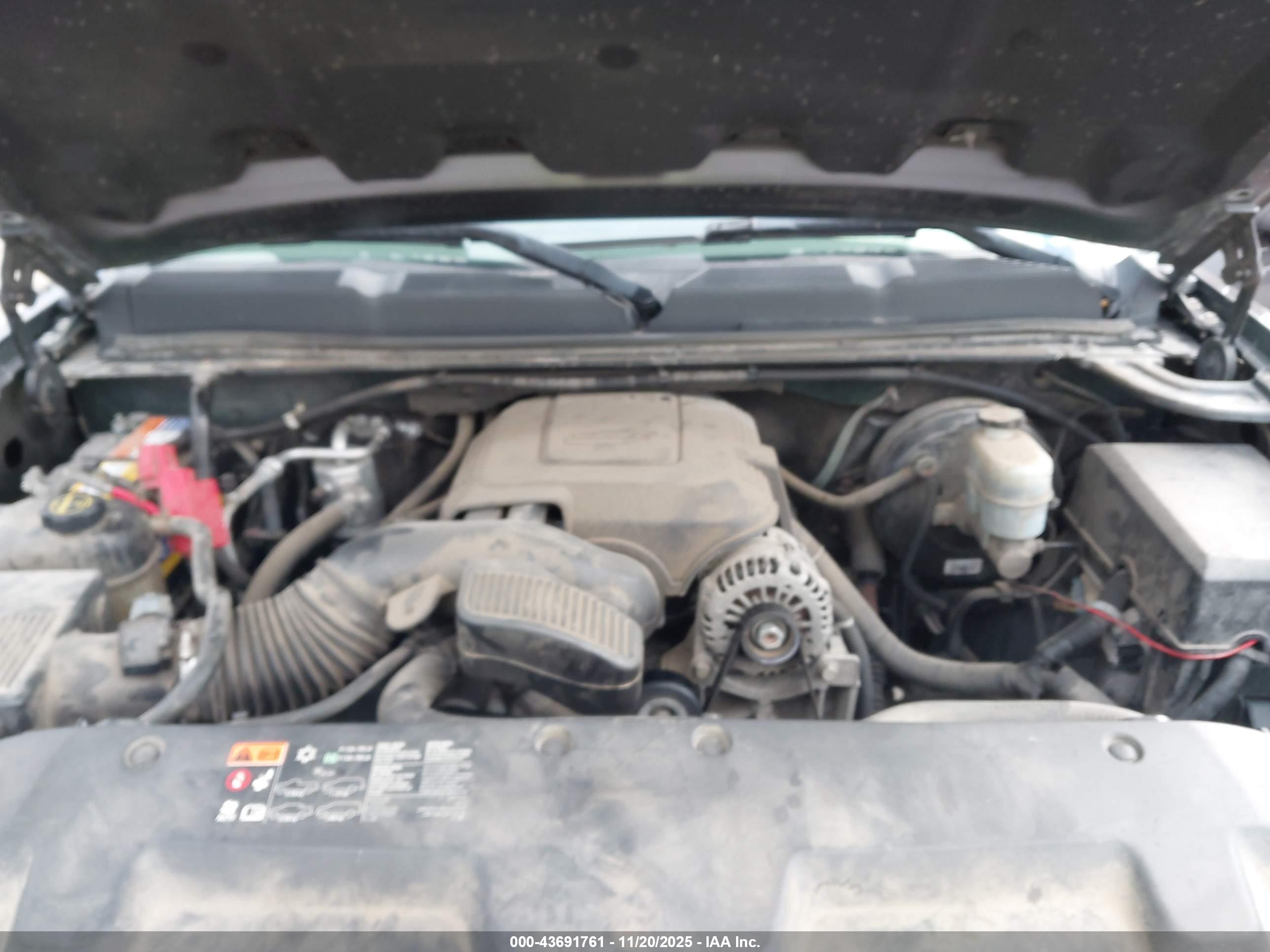 CHEVROLET SILVERADO image 10