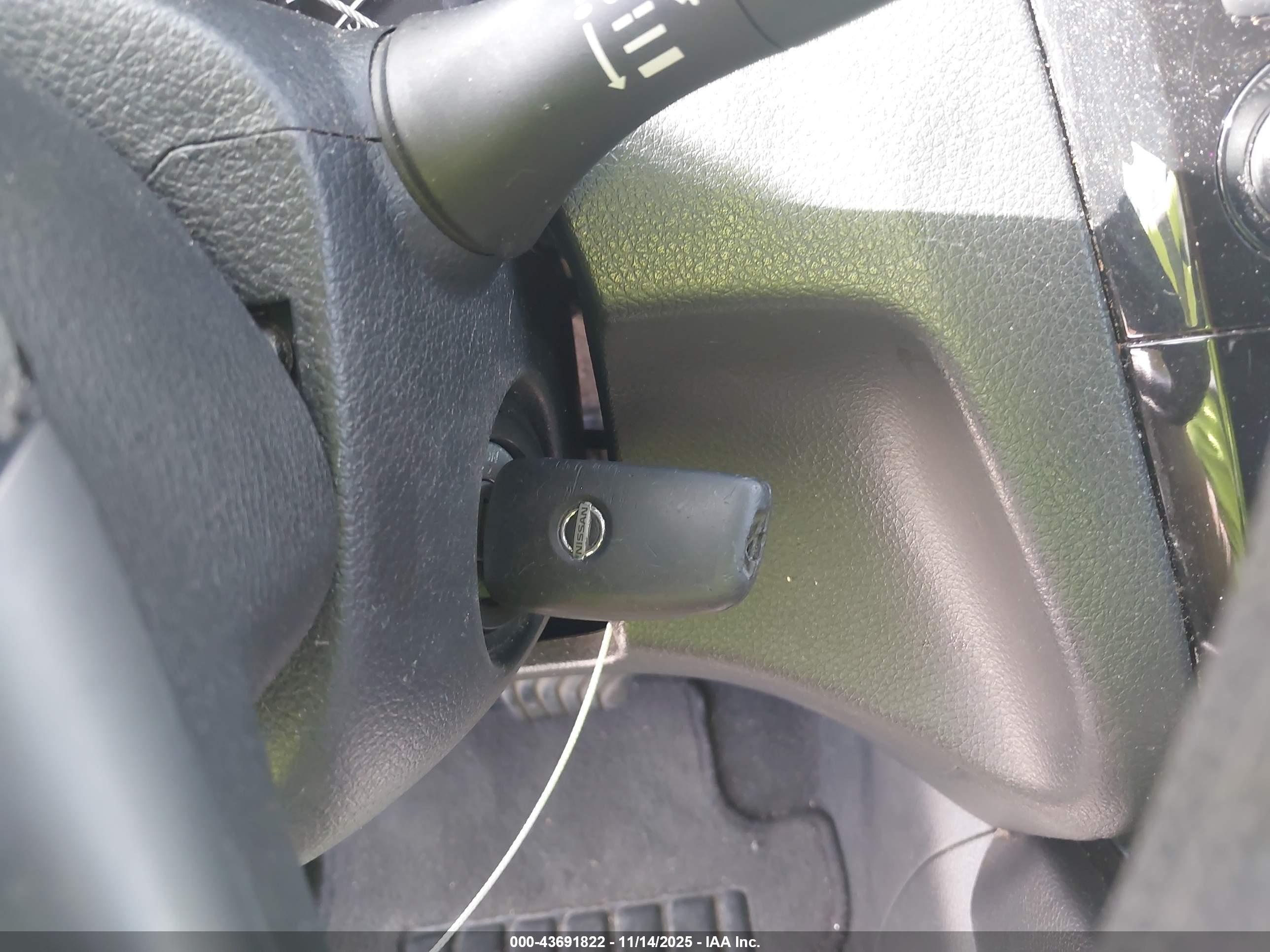NISSAN ROGUE image 11