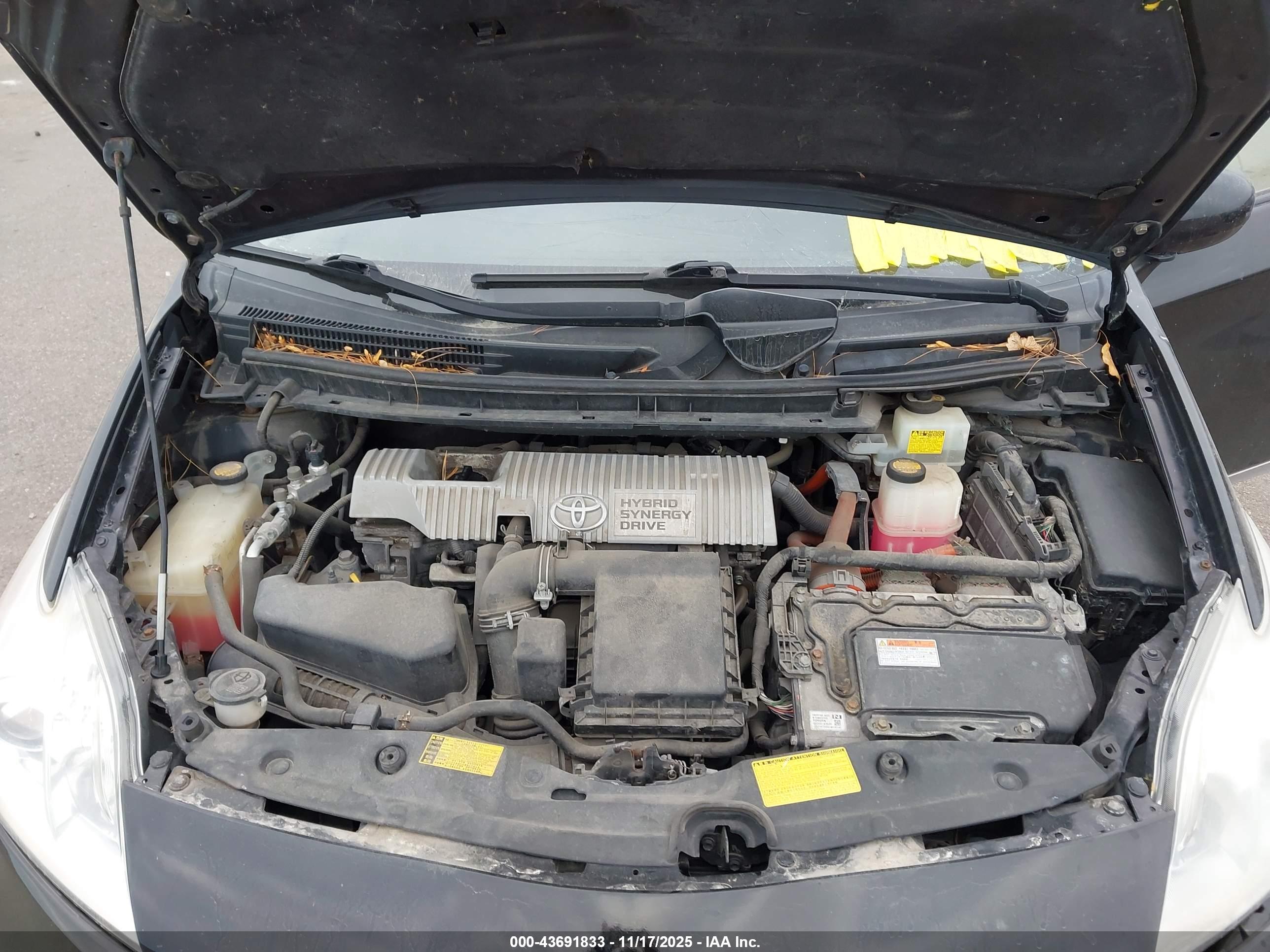 TOYOTA PRIUS image 10