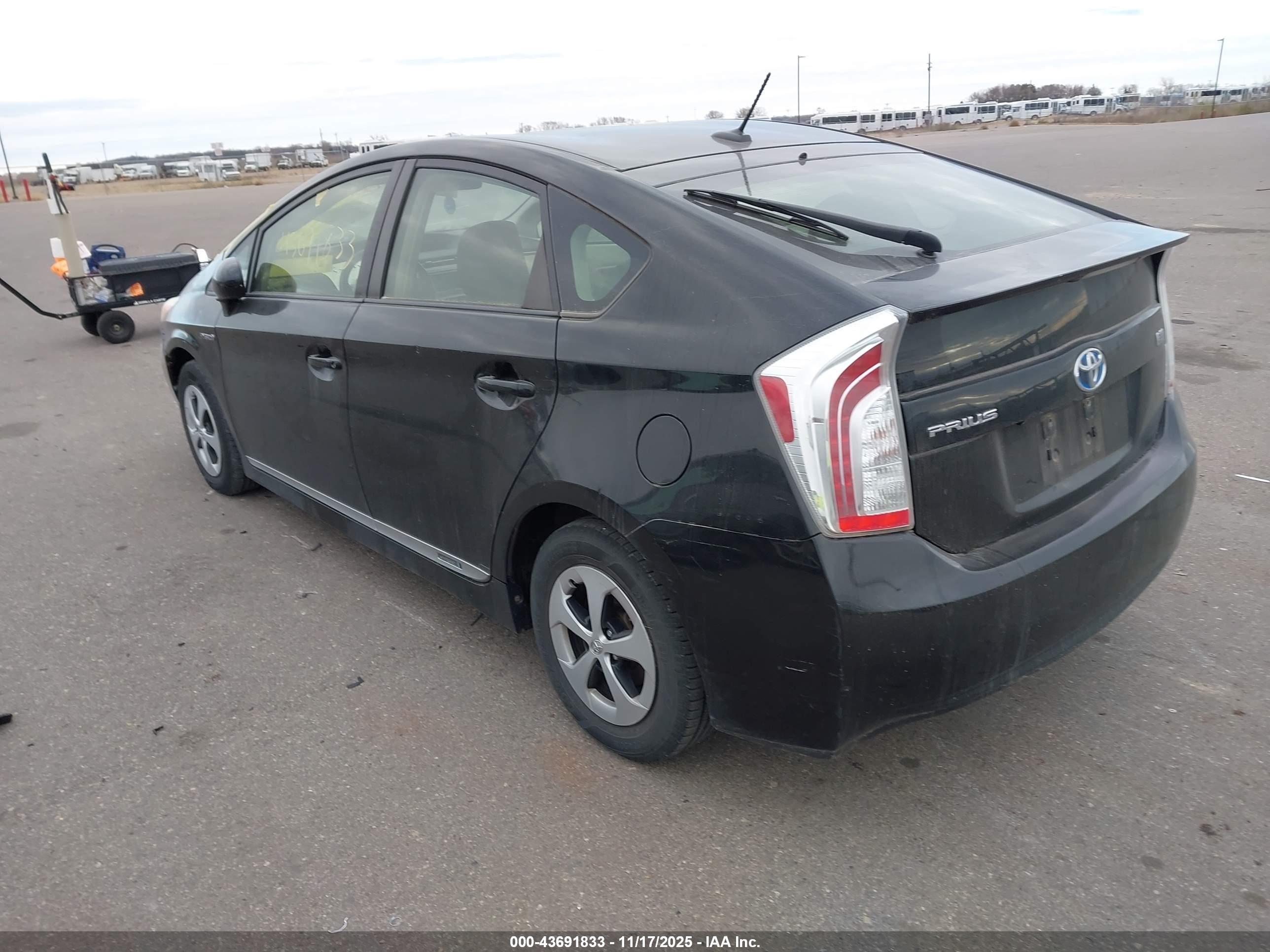 TOYOTA PRIUS image 3