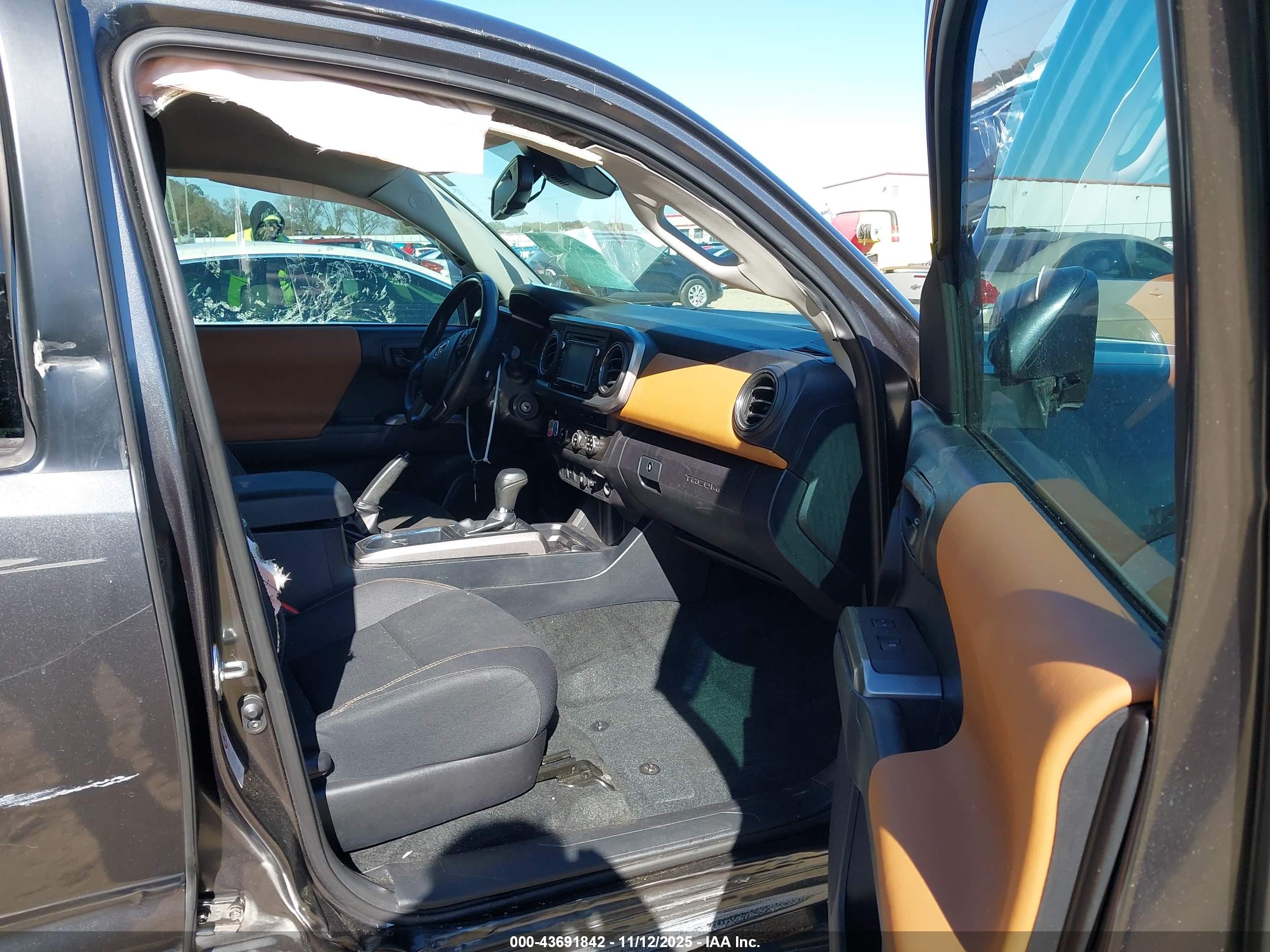TOYOTA TACOMA image 5