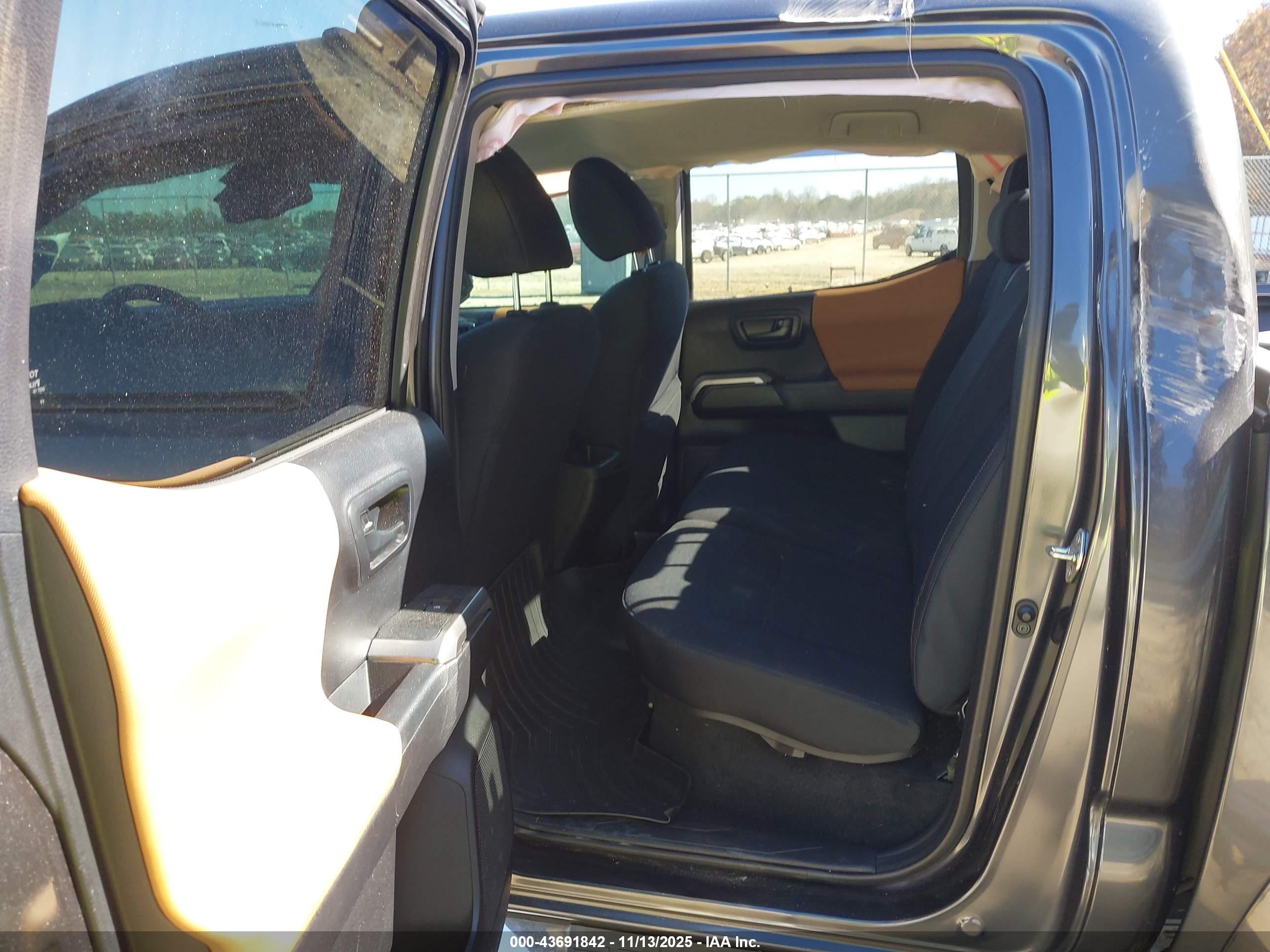 TOYOTA TACOMA image 8