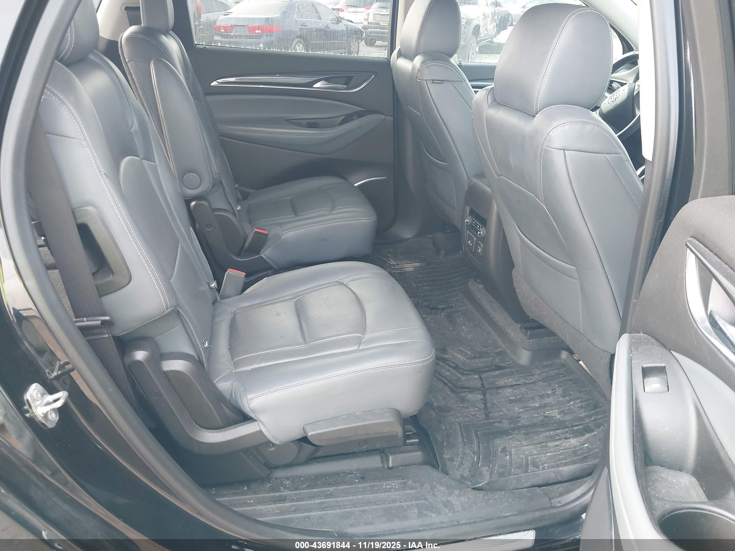 BUICK ENCLAVE image 8