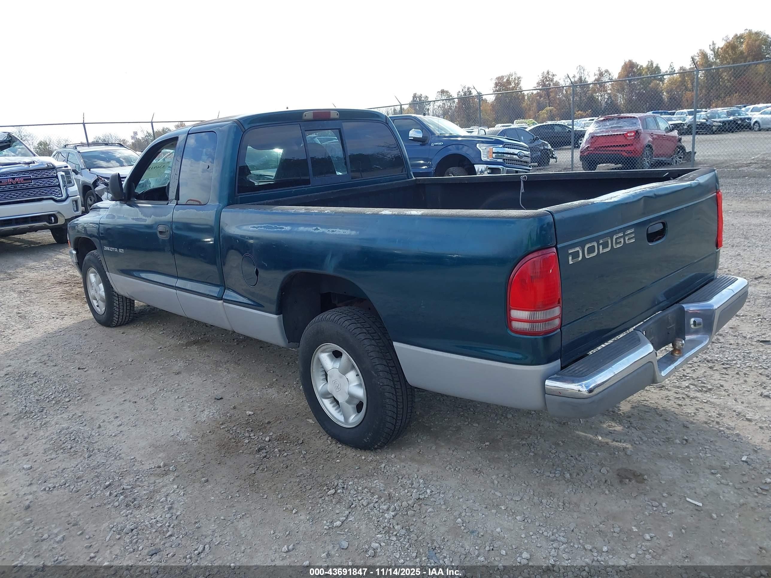 DODGE DAKOTA image 3