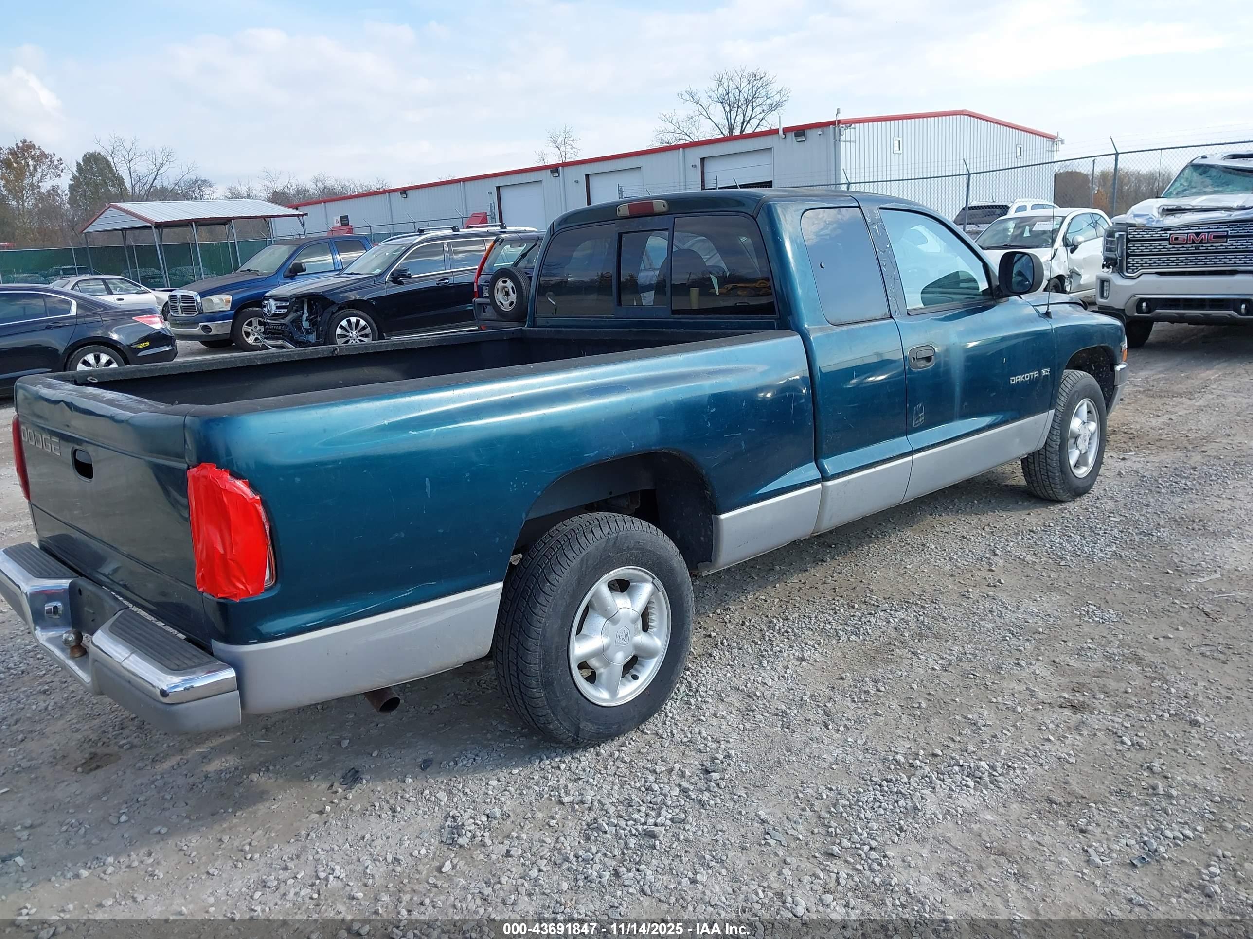 DODGE DAKOTA image 4