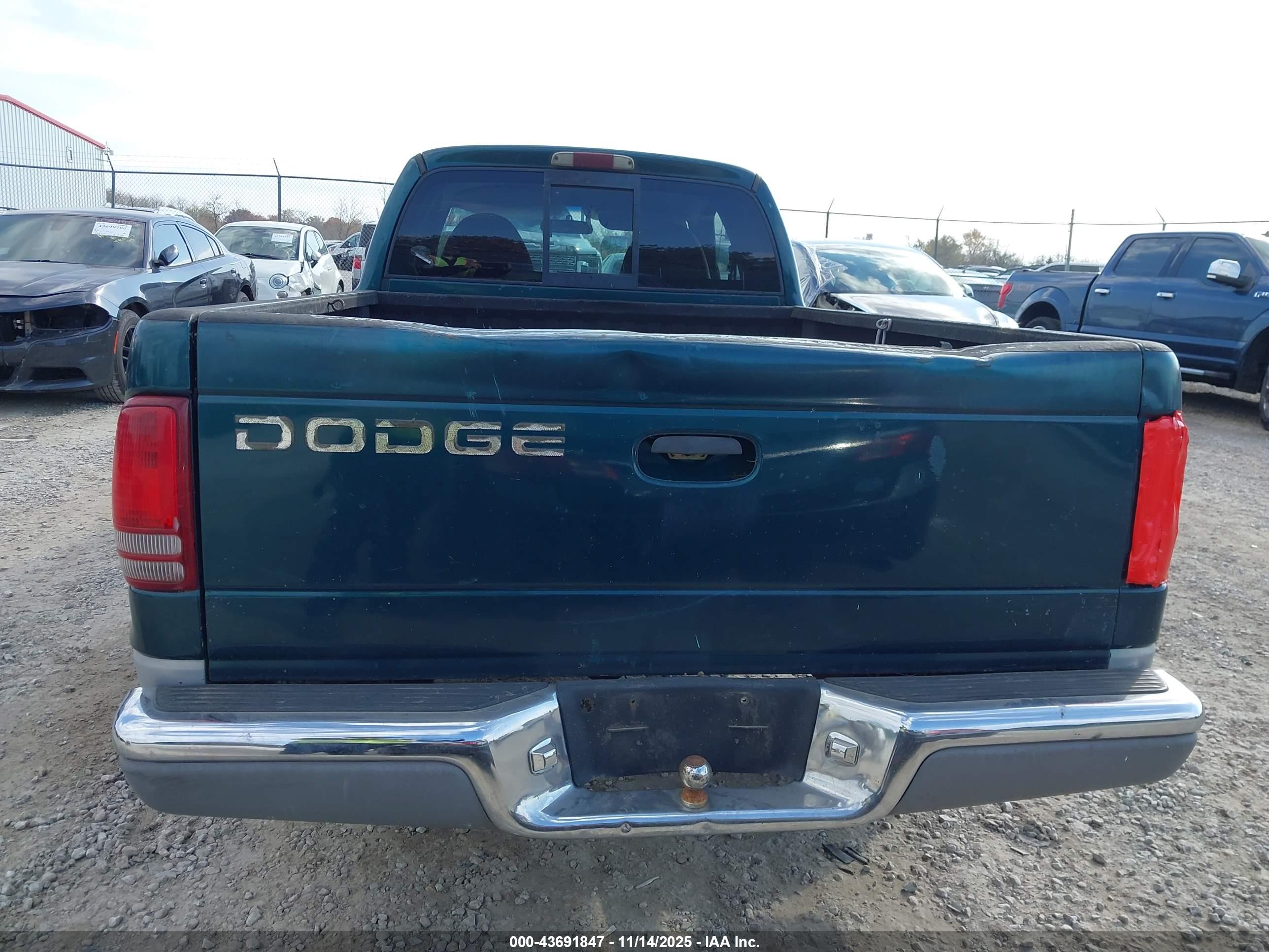 DODGE DAKOTA image 6