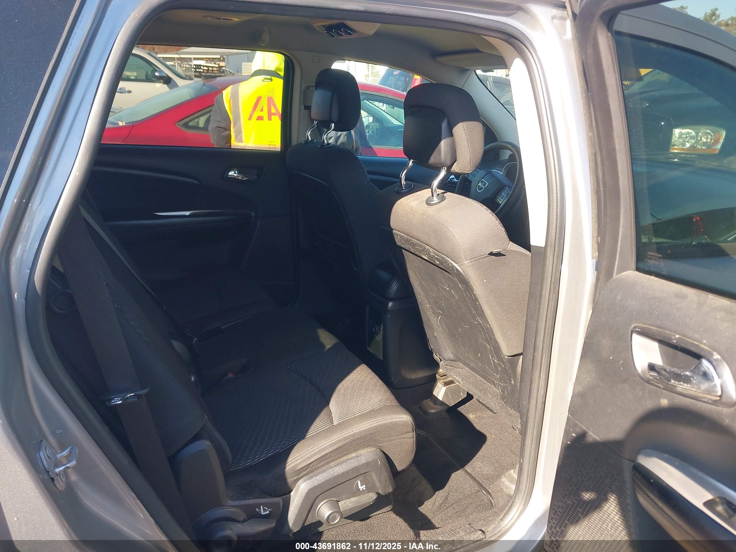 DODGE JOURNEY image 8