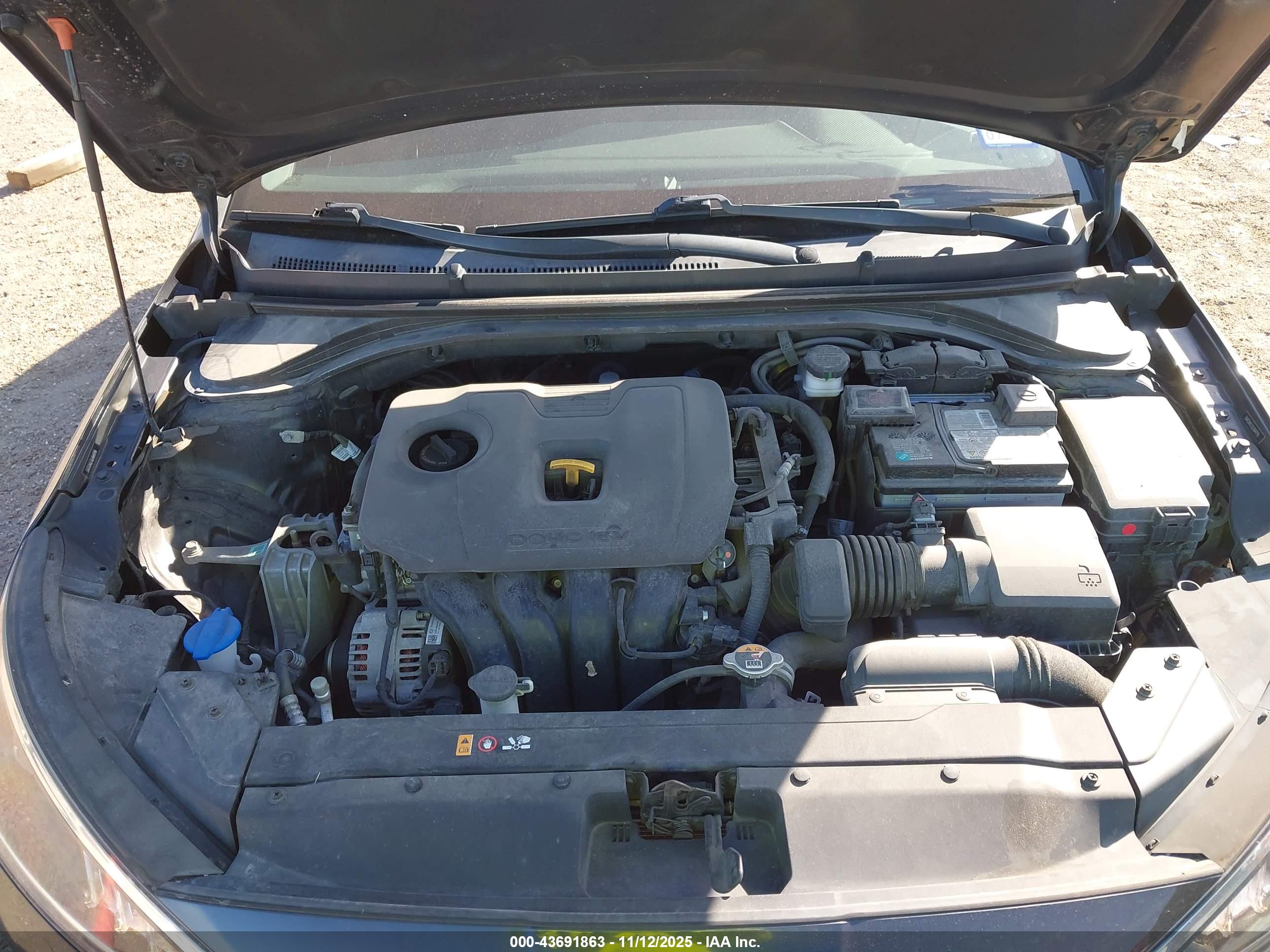 HYUNDAI ELANTRA image 10