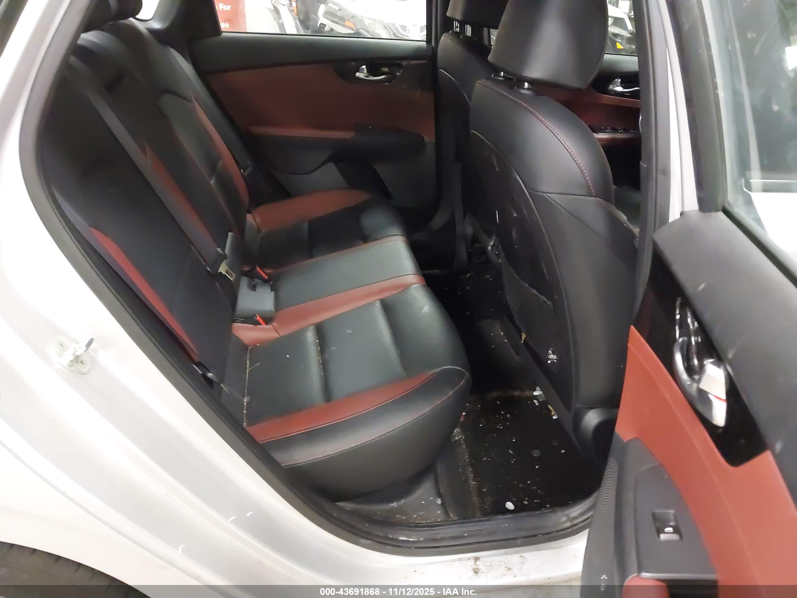 KIA FORTE image 8