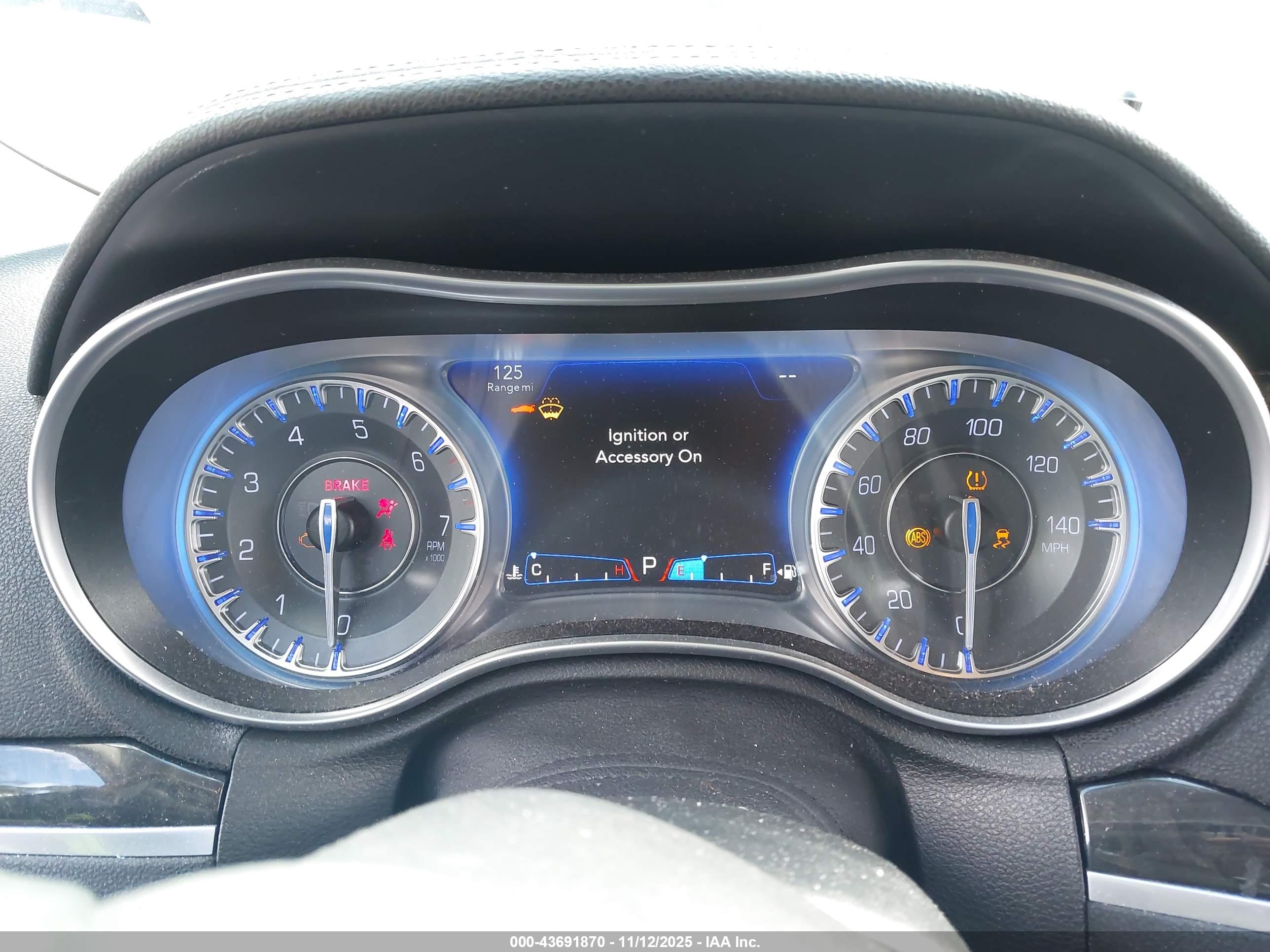 CHRYSLER 300 image 7