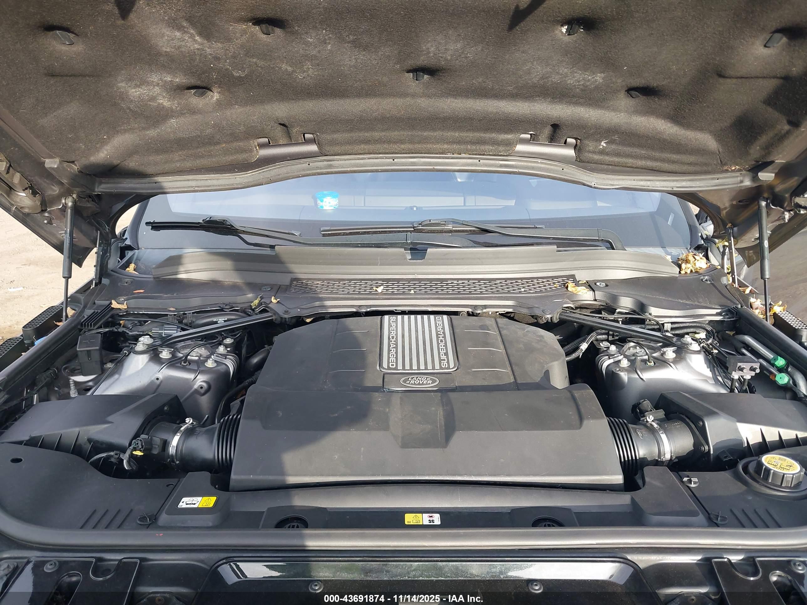 LAND ROVER image 10