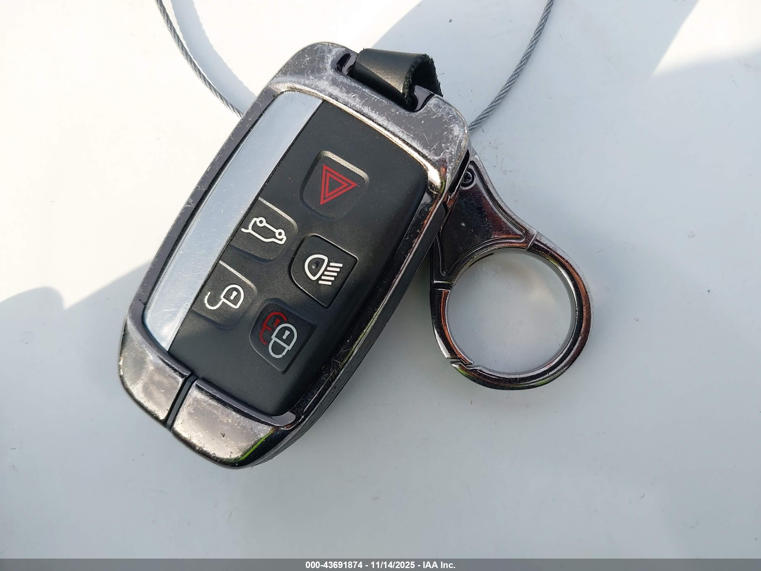 LAND ROVER image 11