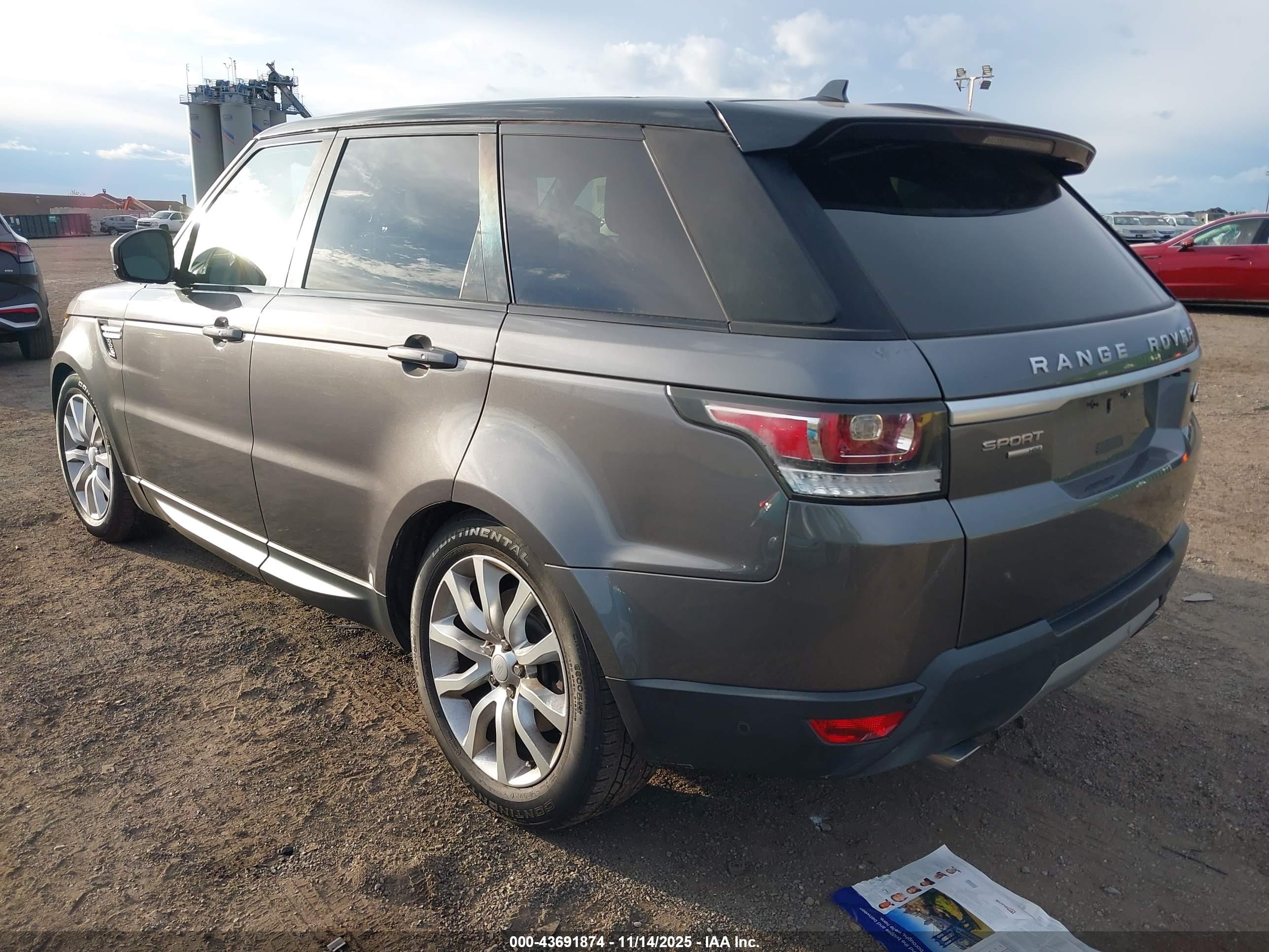LAND ROVER image 3