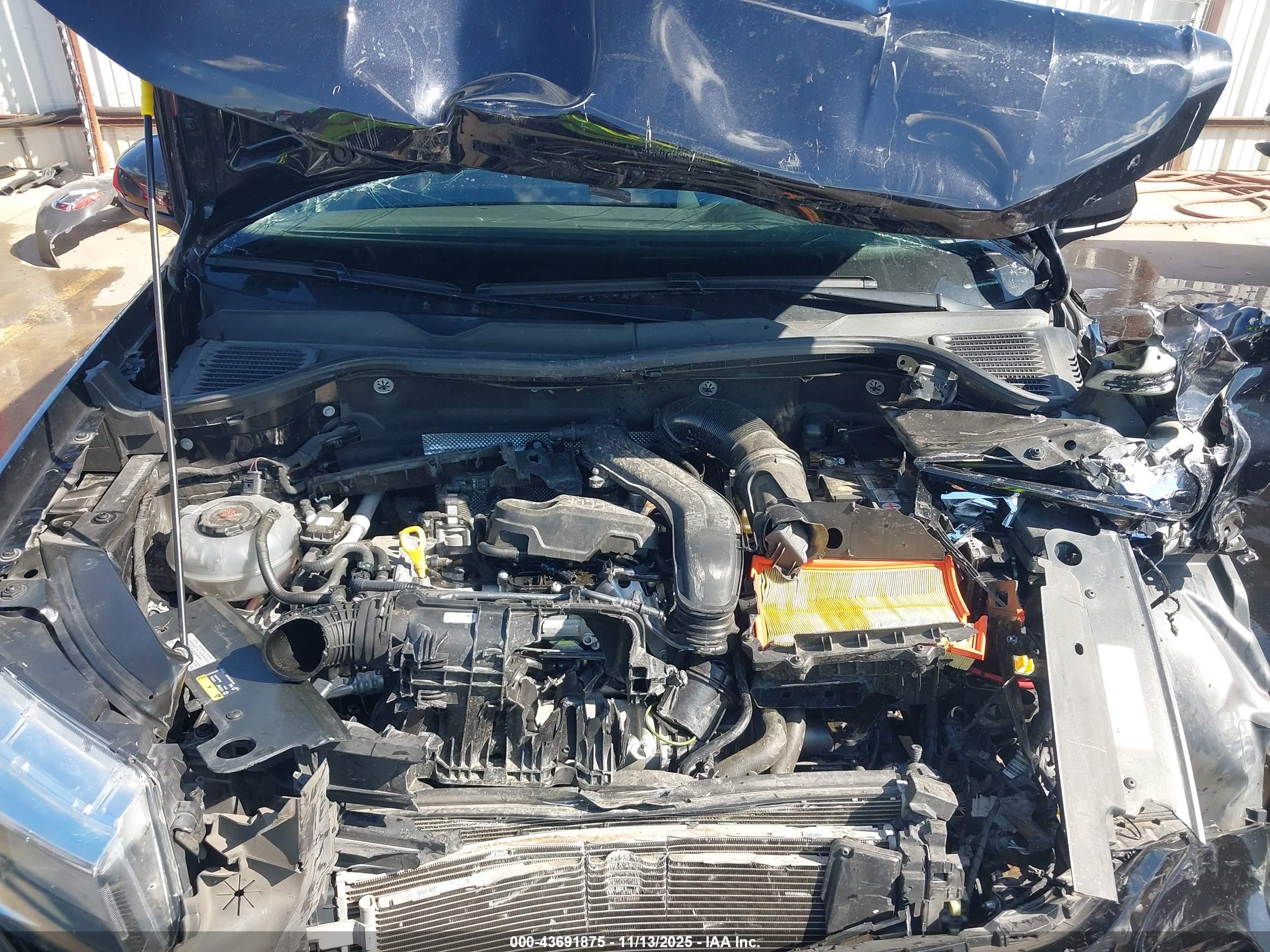 VOLKSWAGEN TAOS image 10