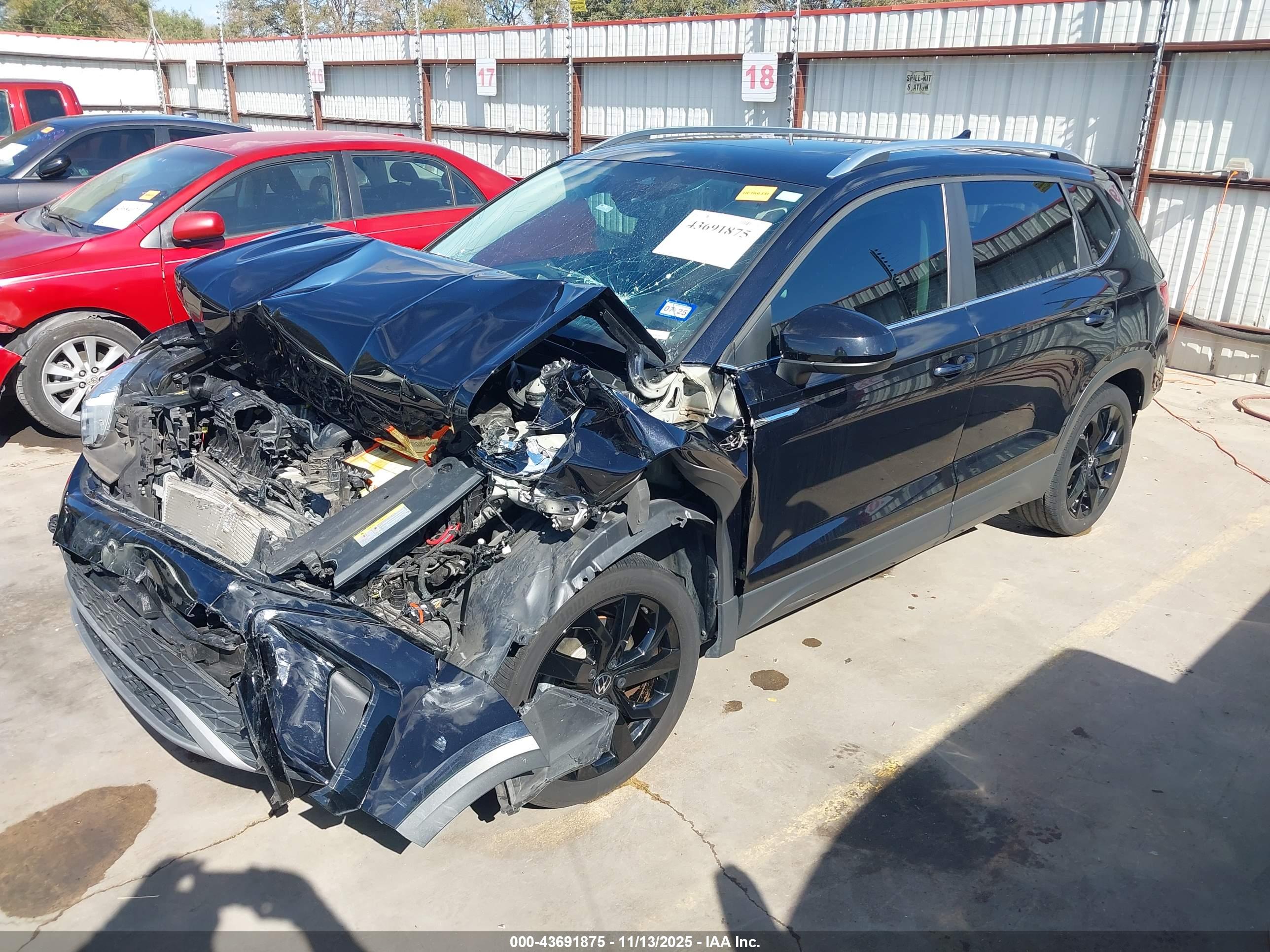 VOLKSWAGEN TAOS image 2