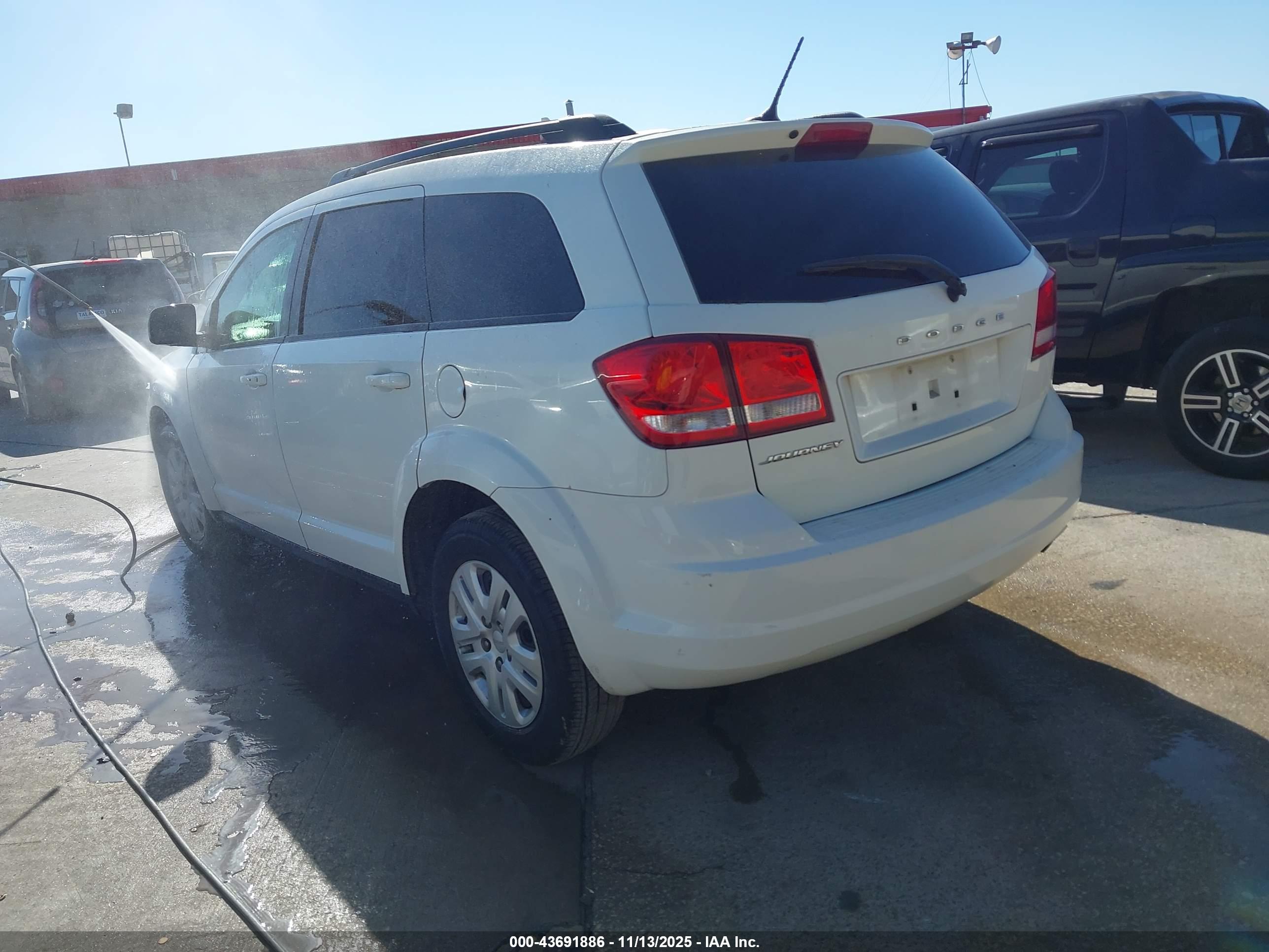 DODGE JOURNEY image 3