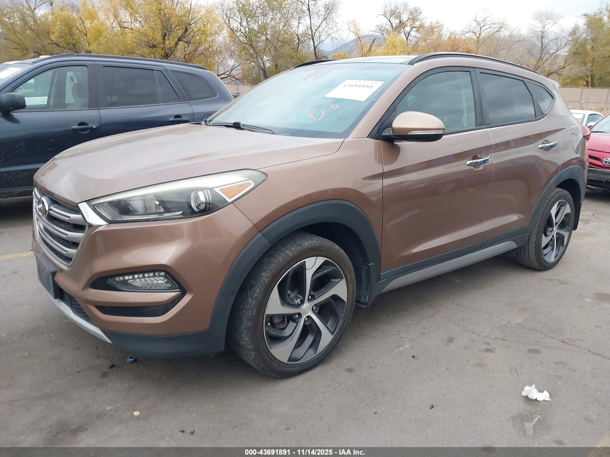 HYUNDAI TUCSON image 2
