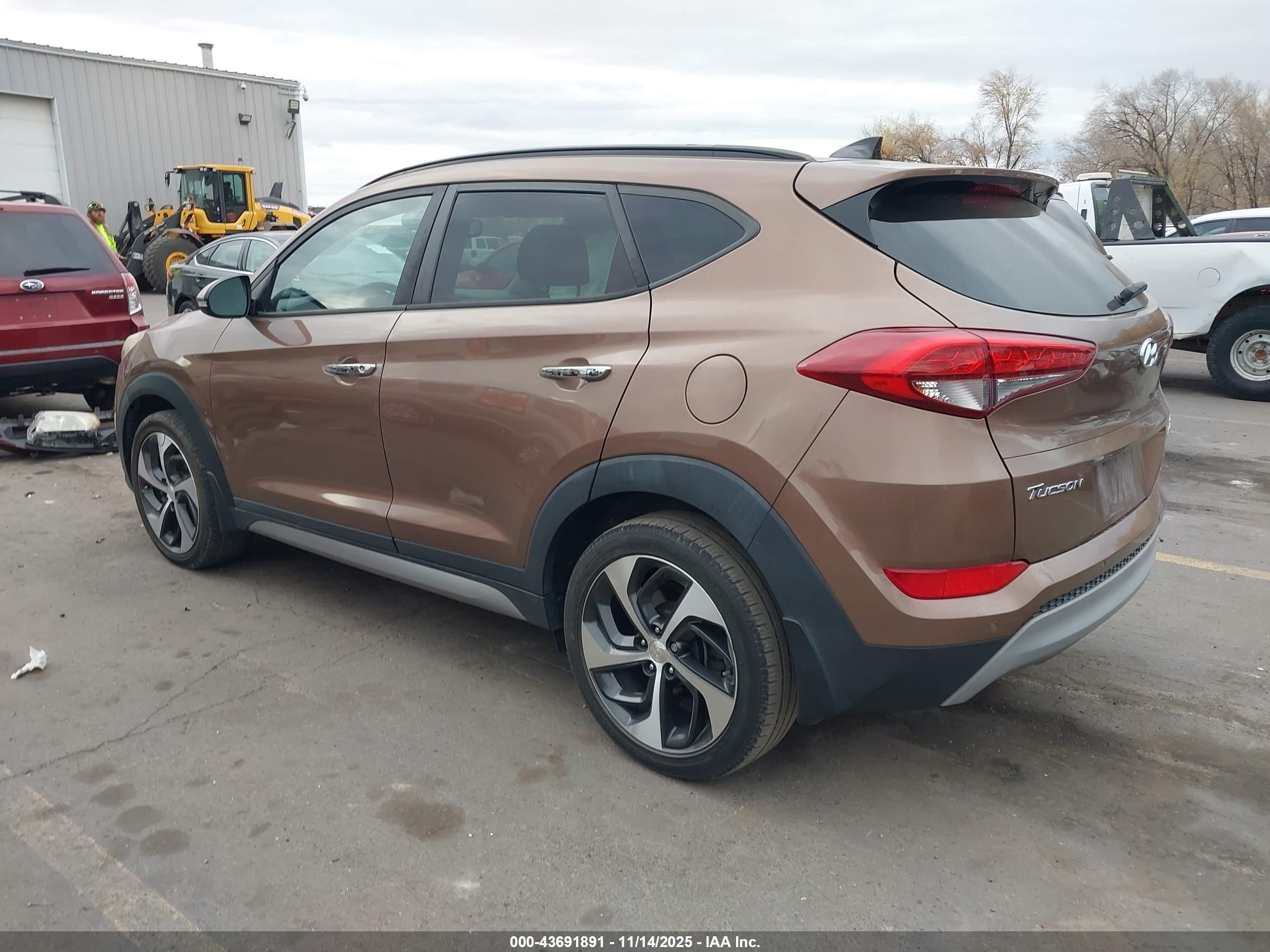 HYUNDAI TUCSON image 3