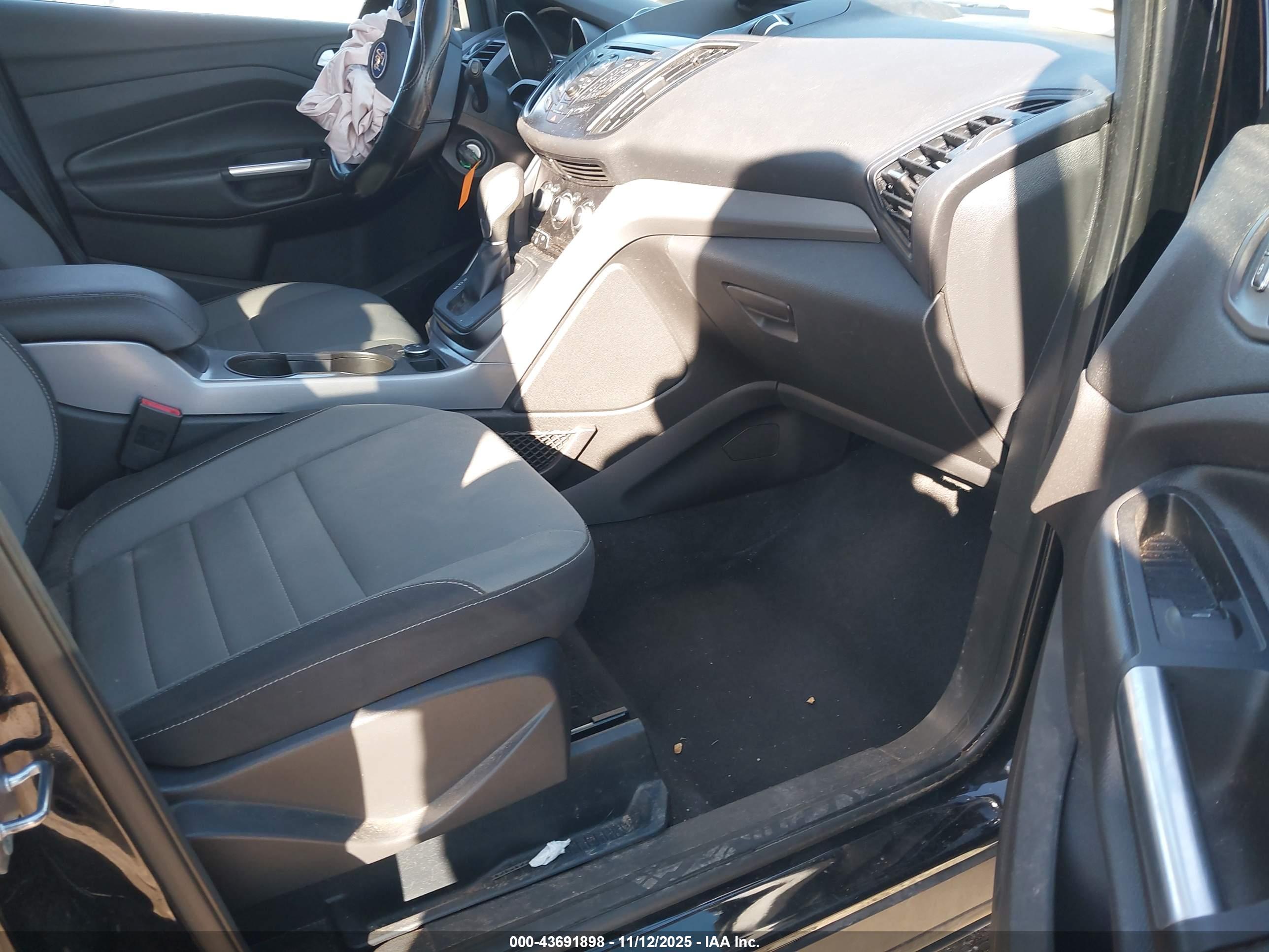 FORD ESCAPE image 5