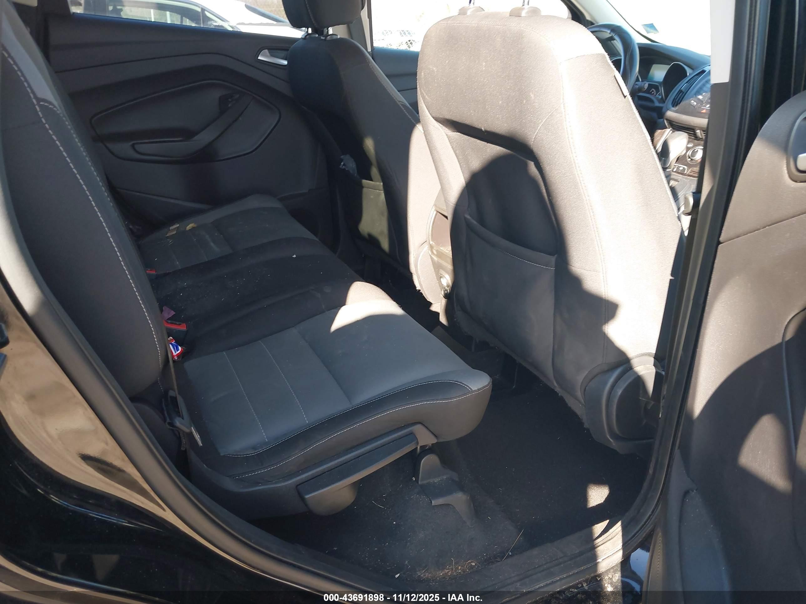 FORD ESCAPE image 8