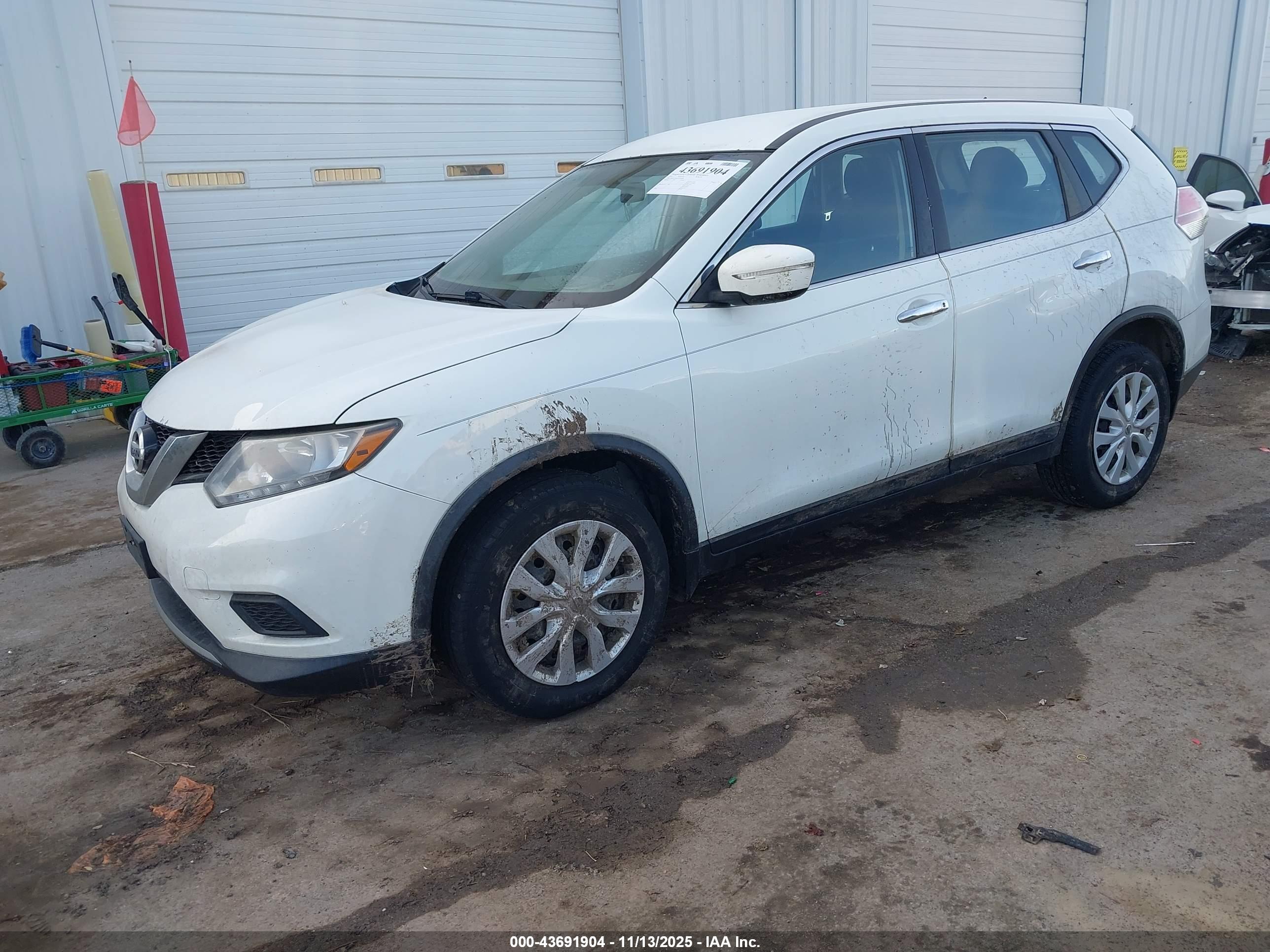 NISSAN ROGUE image 2
