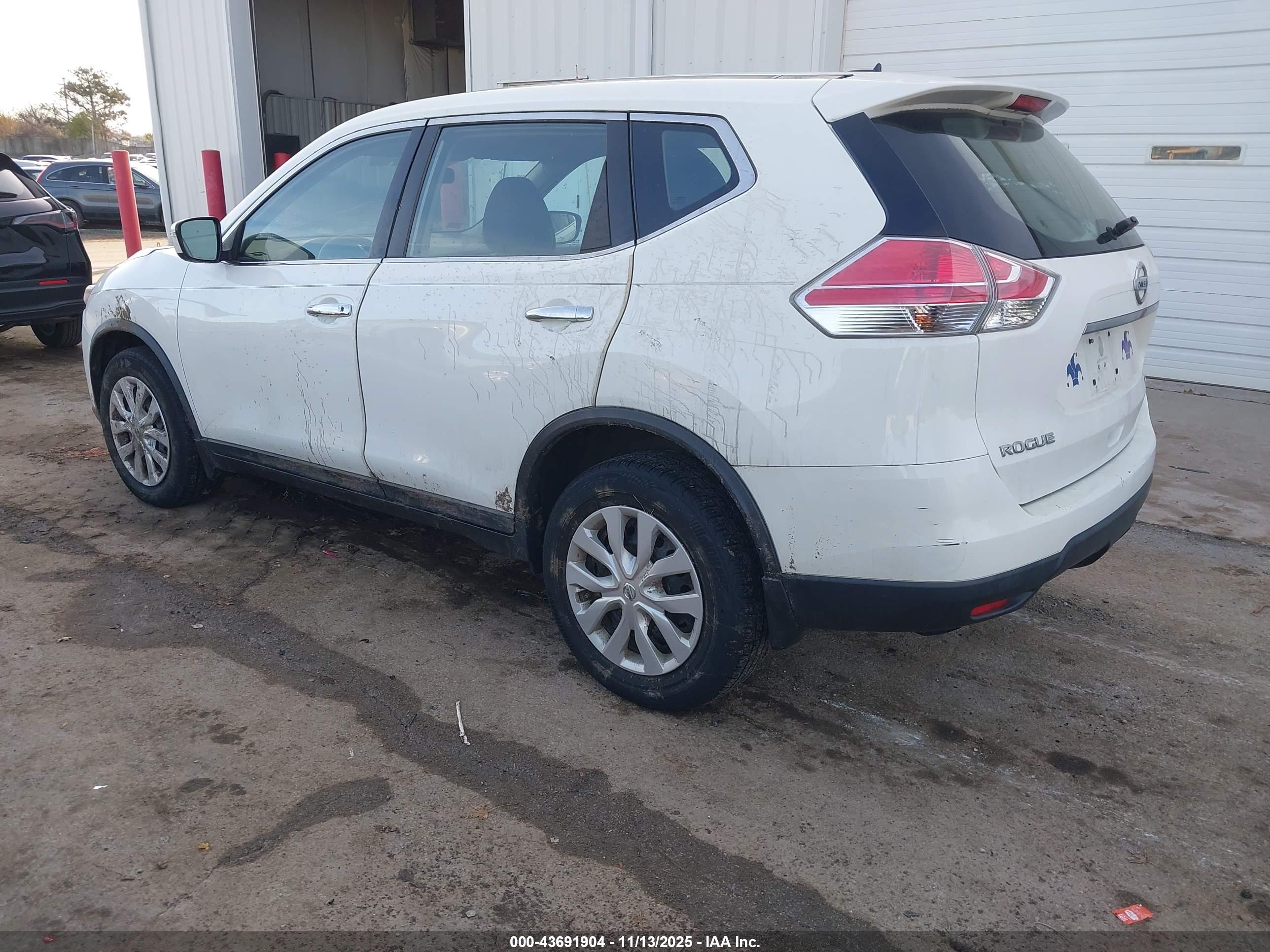 NISSAN ROGUE image 3