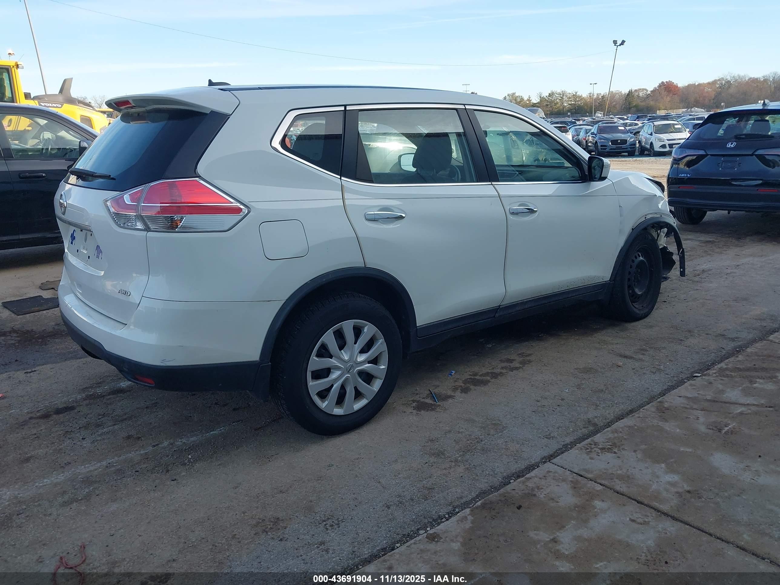 NISSAN ROGUE image 4