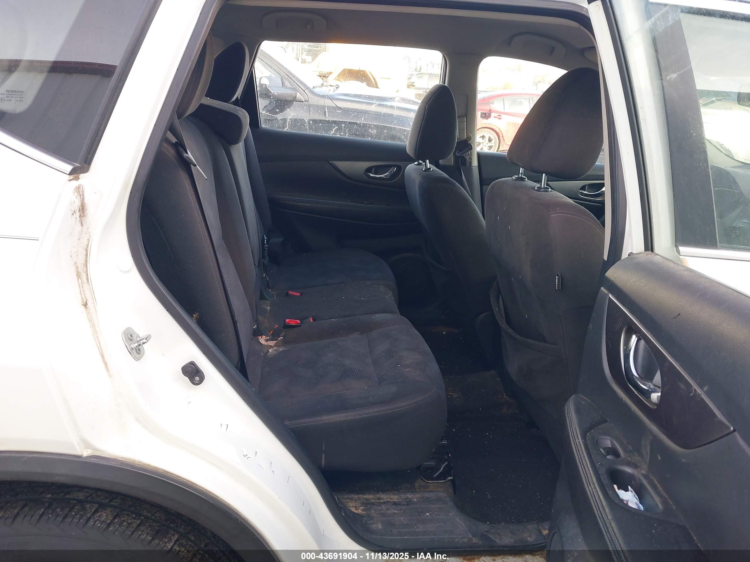 NISSAN ROGUE image 8